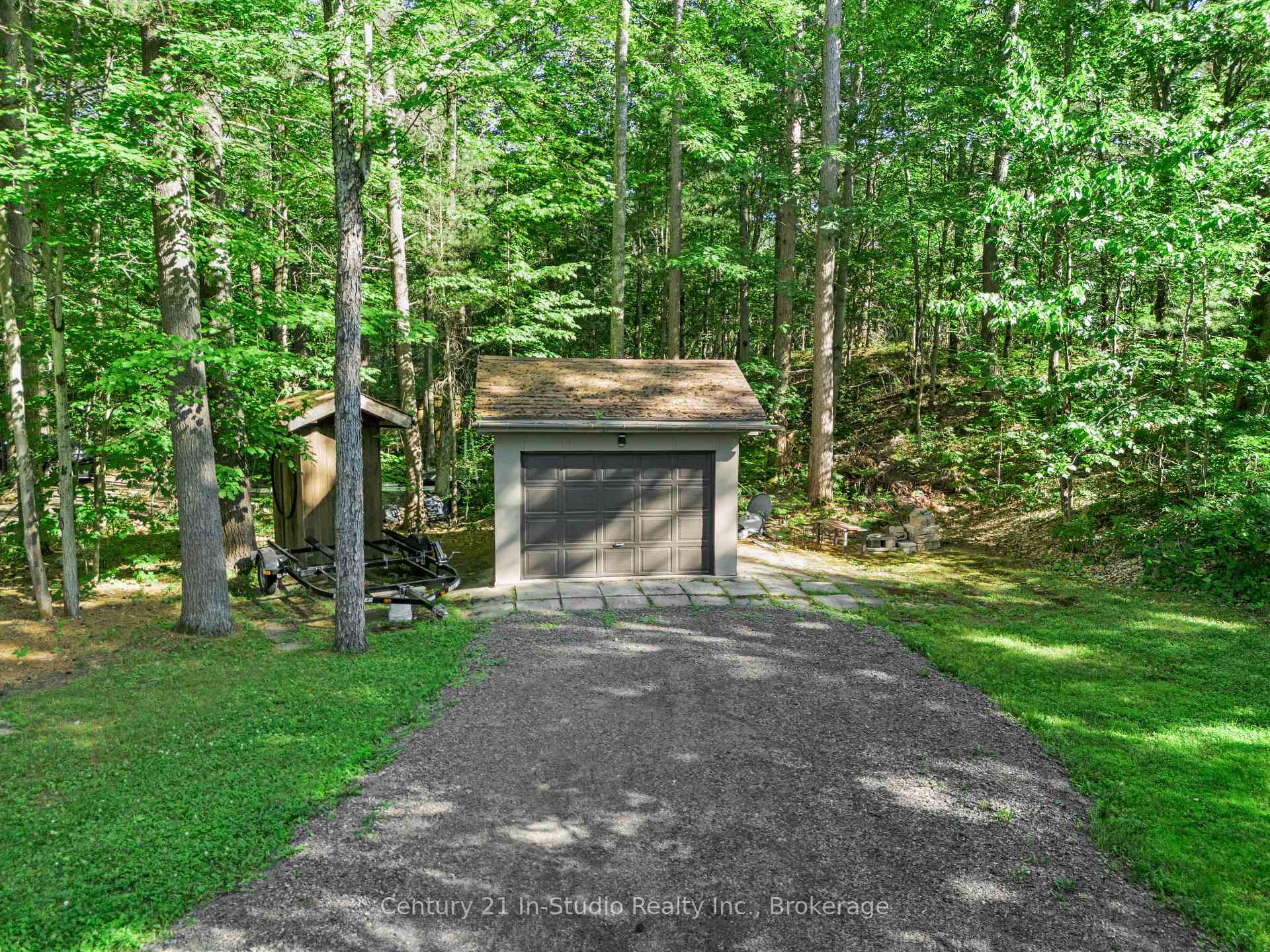 Photo 2 of 551 Peninsula Road, Gravenhurst, Wood (Gravenhurst) — HOMEH