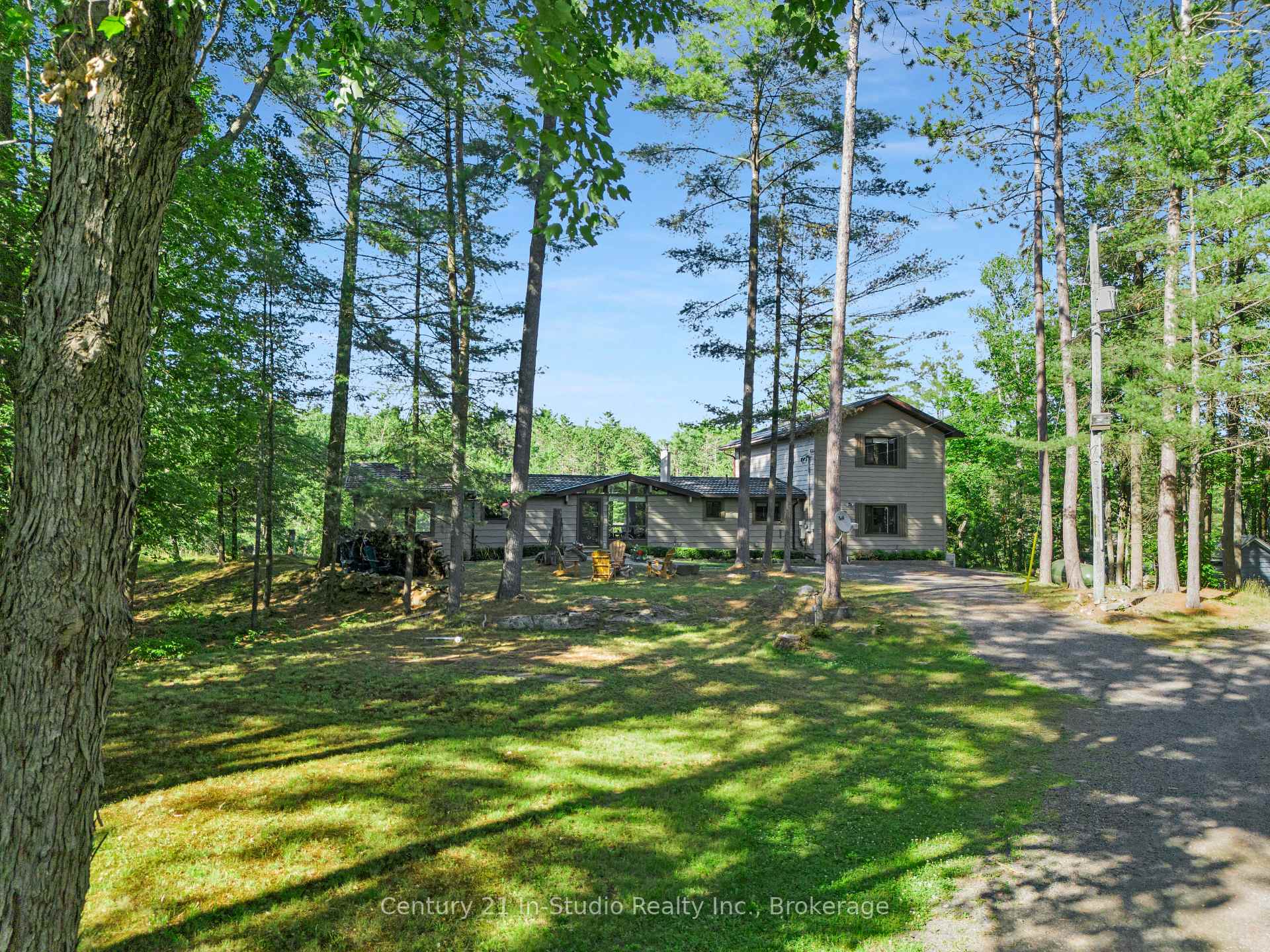 Photo 3 of 551 Peninsula Road, Gravenhurst, Wood (Gravenhurst) — HOMEH