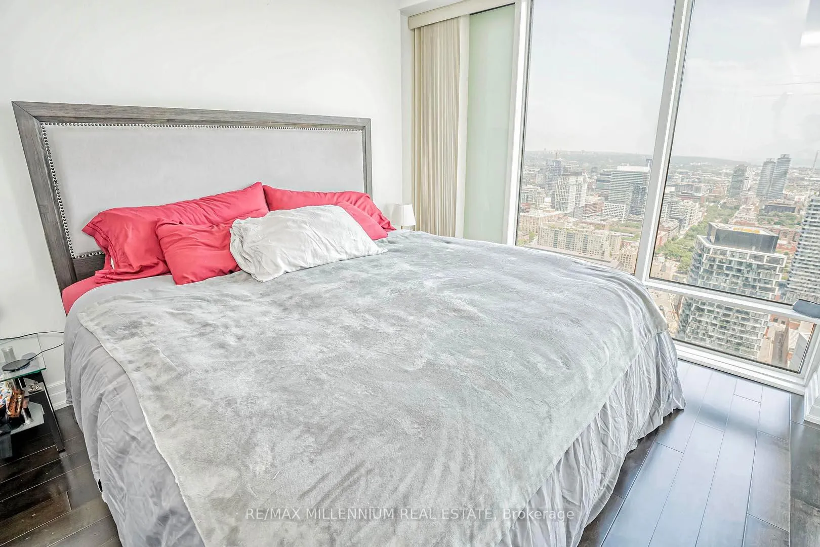 Photo 7 of Unit 4310, 8 The Esplanade, Toronto, Waterfront Communities — HOMEH