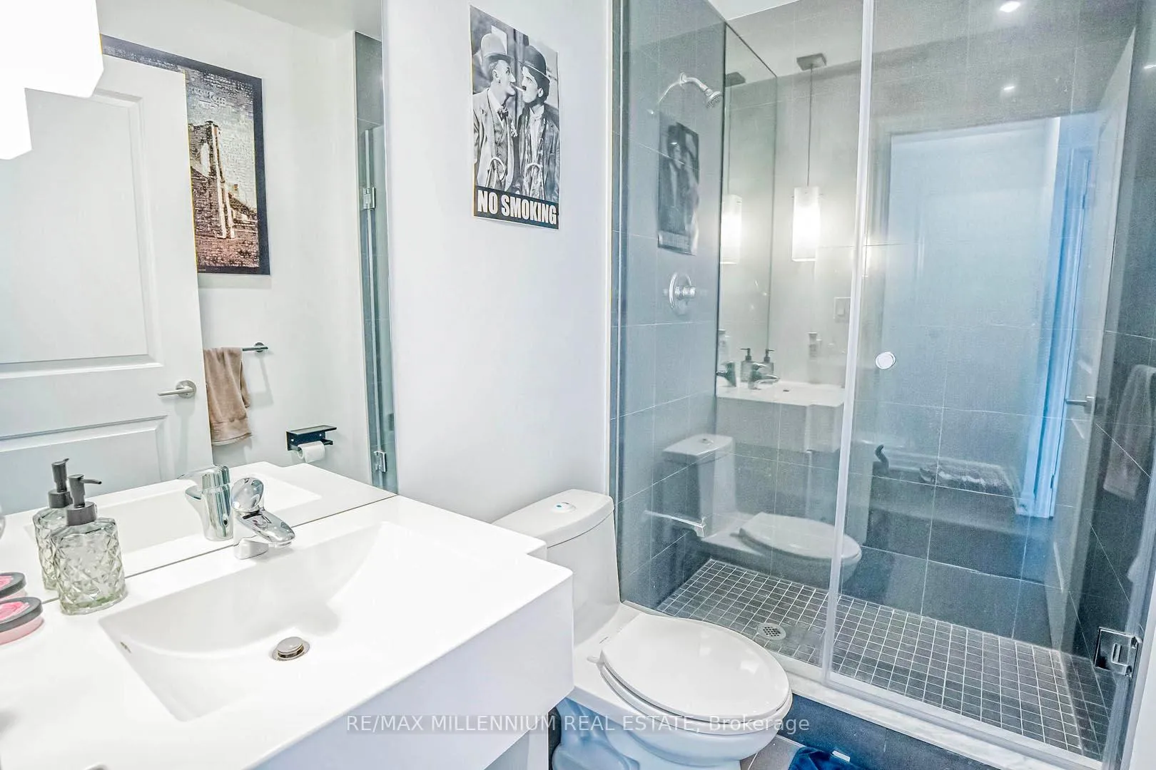 Photo 11 of Unit 4310, 8 The Esplanade, Toronto, Waterfront Communities — HOMEH