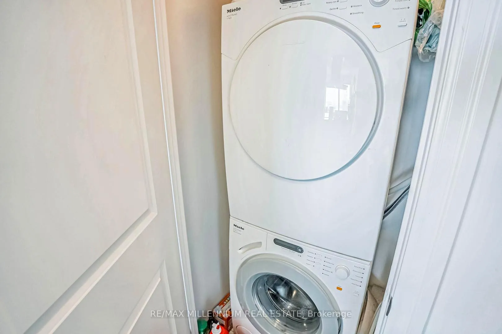 Photo 12 of Unit 4310, 8 The Esplanade, Toronto, Waterfront Communities — HOMEH