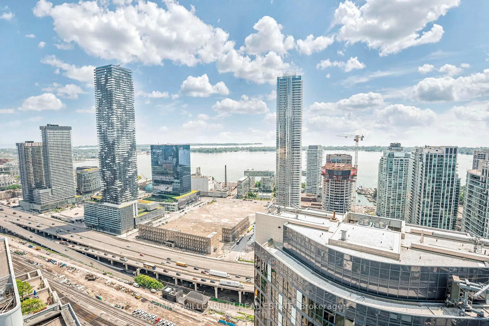 Photo 14 of Unit 4310, 8 The Esplanade, Toronto, Waterfront Communities — HOMEH