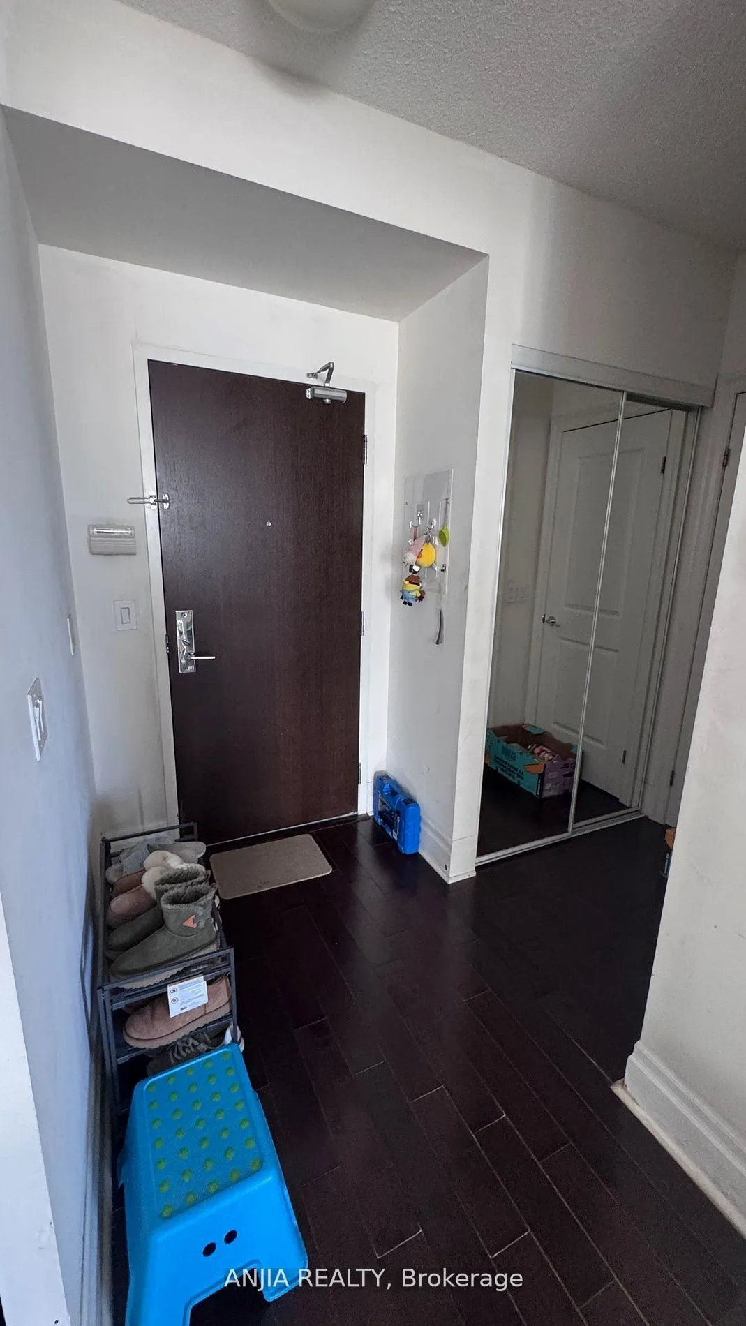 Photo 5 of Unit 608, 21 Upper Duke Crescent, Markham, Unionville — HOMEH