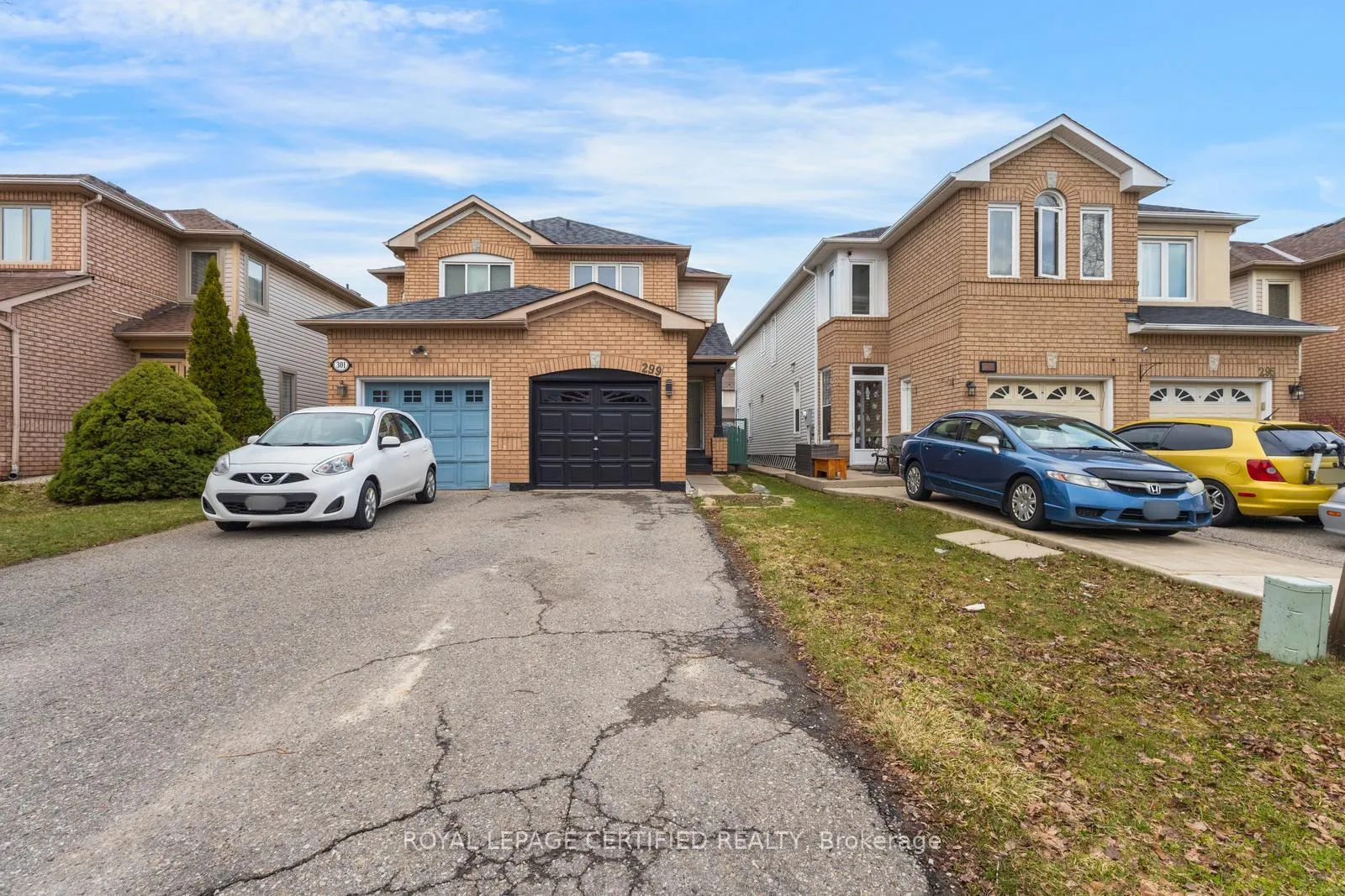 Photo 2 of 299 Pressed Brick Drive N, Brampton, Brampton North — HOMEH