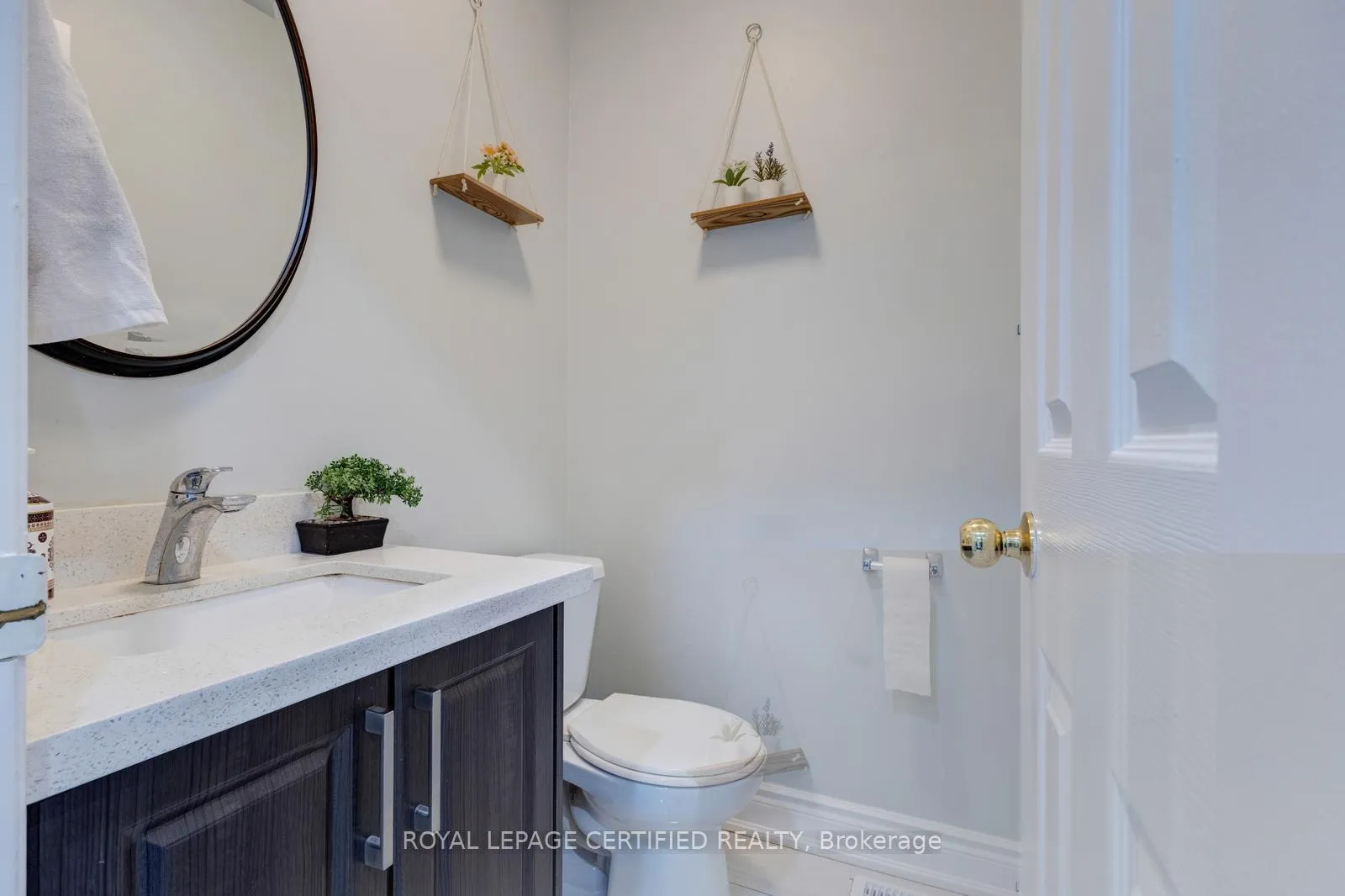 Photo 8 of 299 Pressed Brick Drive N, Brampton, Brampton North — HOMEH