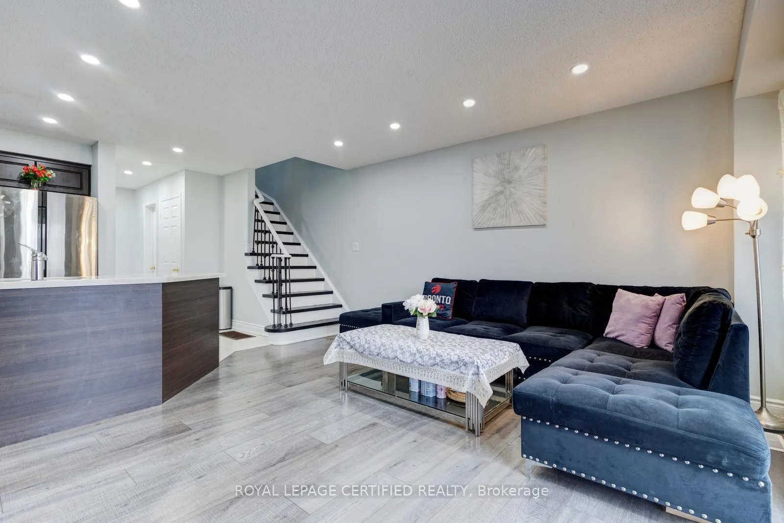 Photo 14 of 299 Pressed Brick Drive N, Brampton, Brampton North — HOMEH