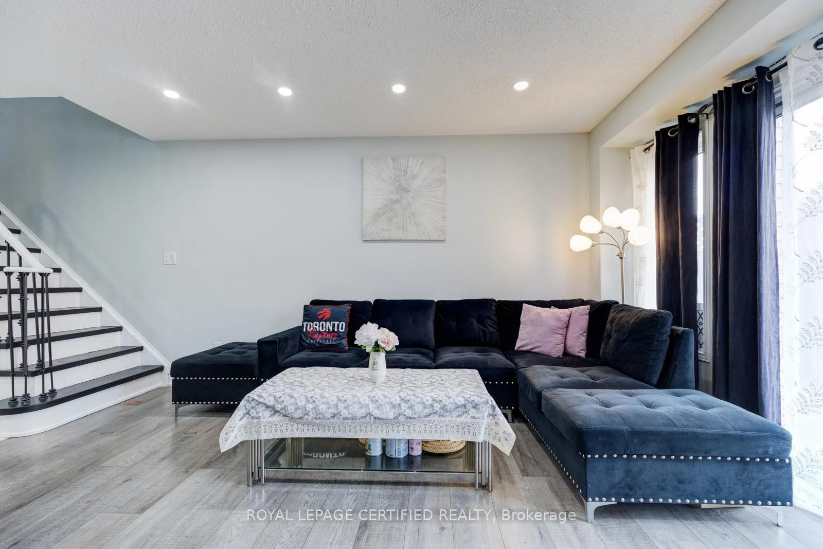 Photo 15 of 299 Pressed Brick Drive N, Brampton, Brampton North — HOMEH