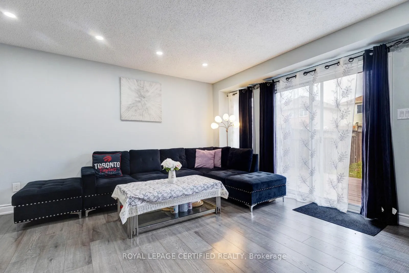 Photo 16 of 299 Pressed Brick Drive N, Brampton, Brampton North — HOMEH