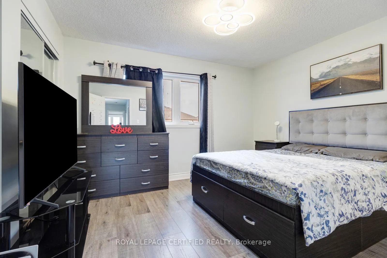 Photo 23 of 299 Pressed Brick Drive N, Brampton, Brampton North — HOMEH