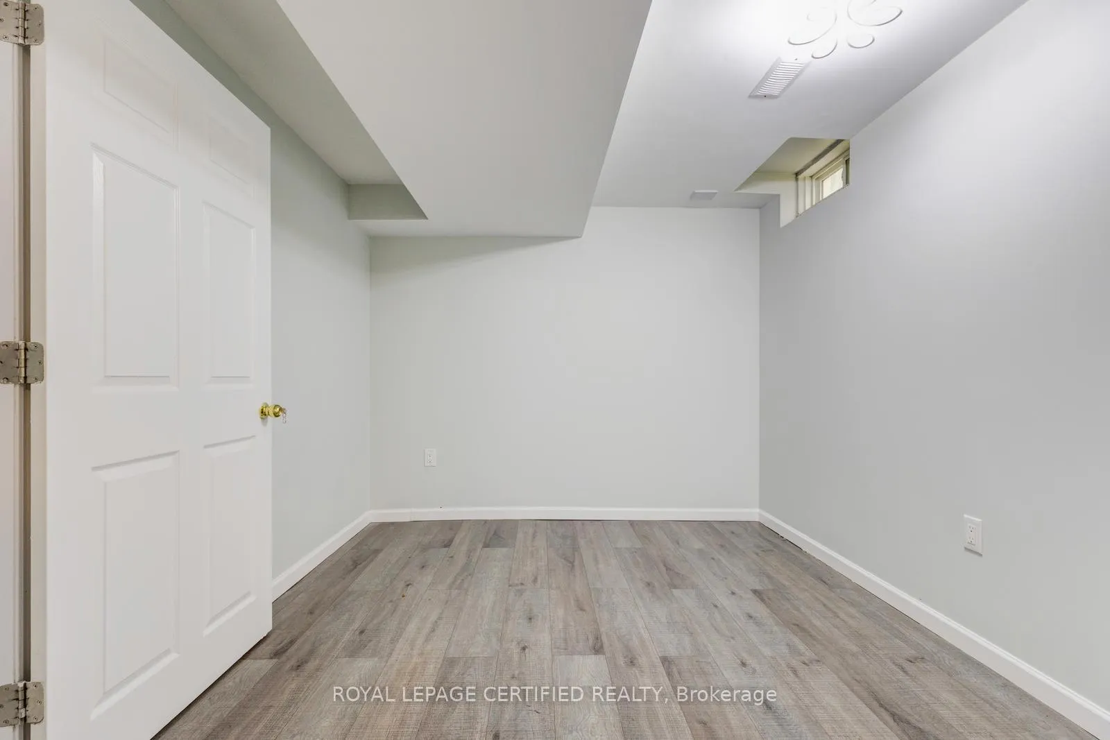 Photo 36 of 299 Pressed Brick Drive N, Brampton, Brampton North — HOMEH