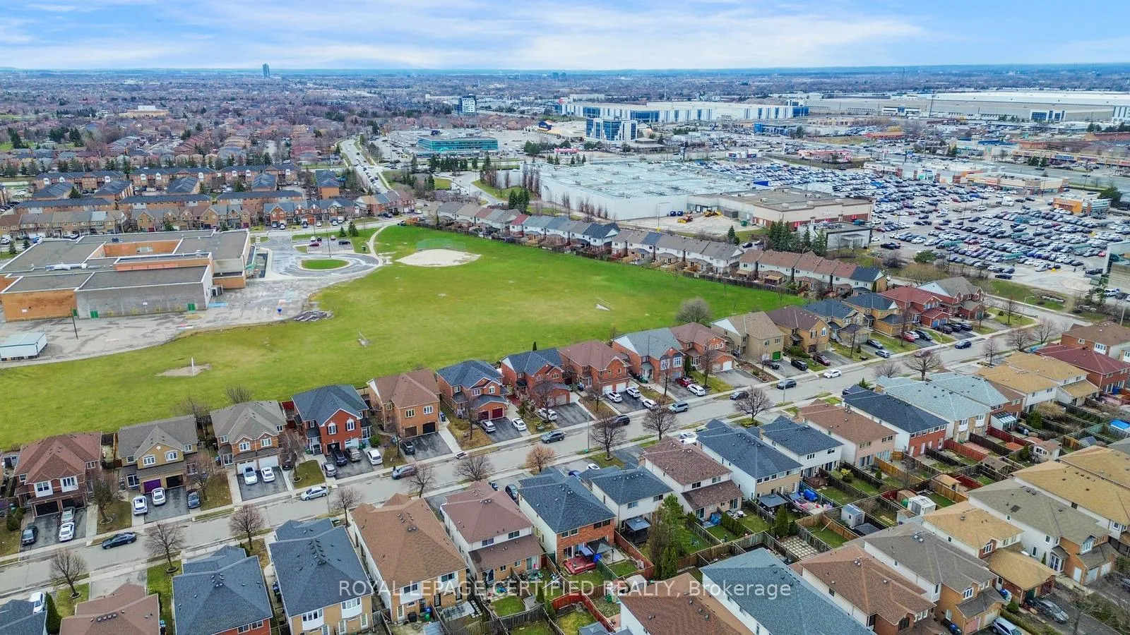 Photo 45 of 299 Pressed Brick Drive N, Brampton, Brampton North — HOMEH