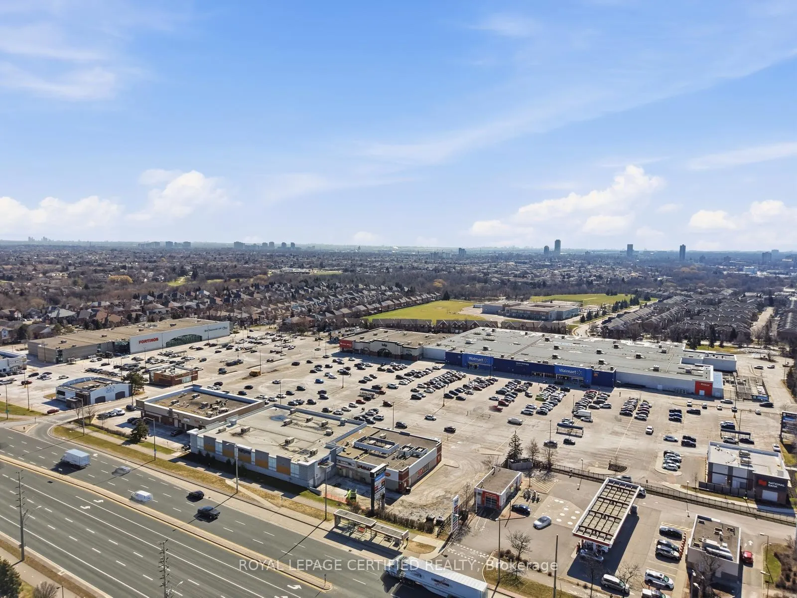 Photo 48 of 299 Pressed Brick Drive N, Brampton, Brampton North — HOMEH