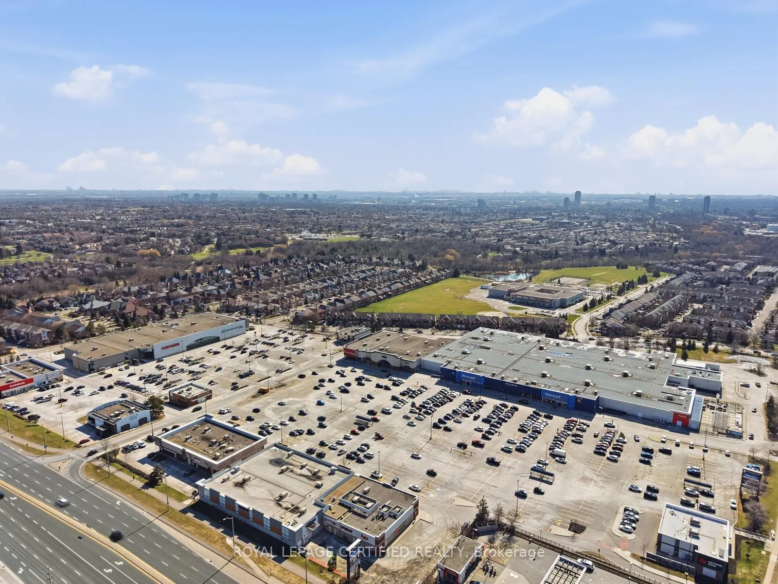 Photo 49 of 299 Pressed Brick Drive N, Brampton, Brampton North — HOMEH