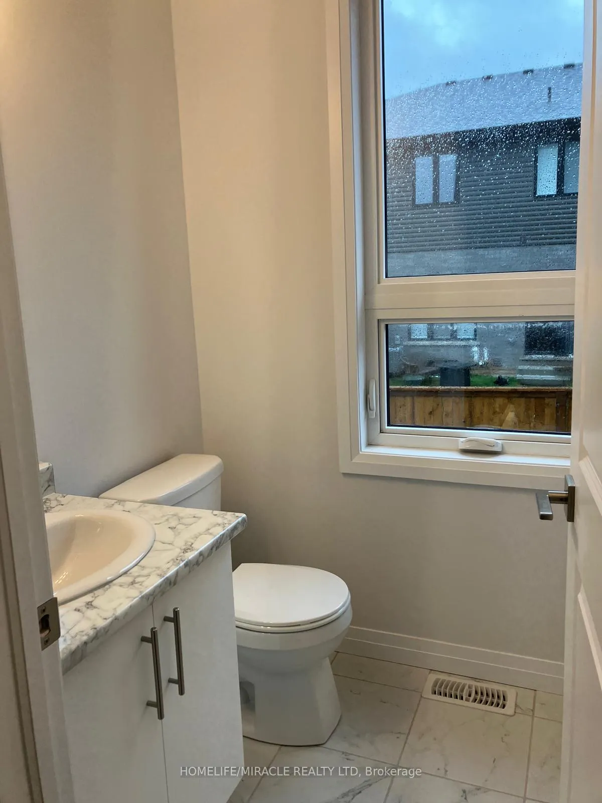 Photo 3 of Unit 103, 6705 Cropp Street, Niagara Falls, Morrison — HOMEH