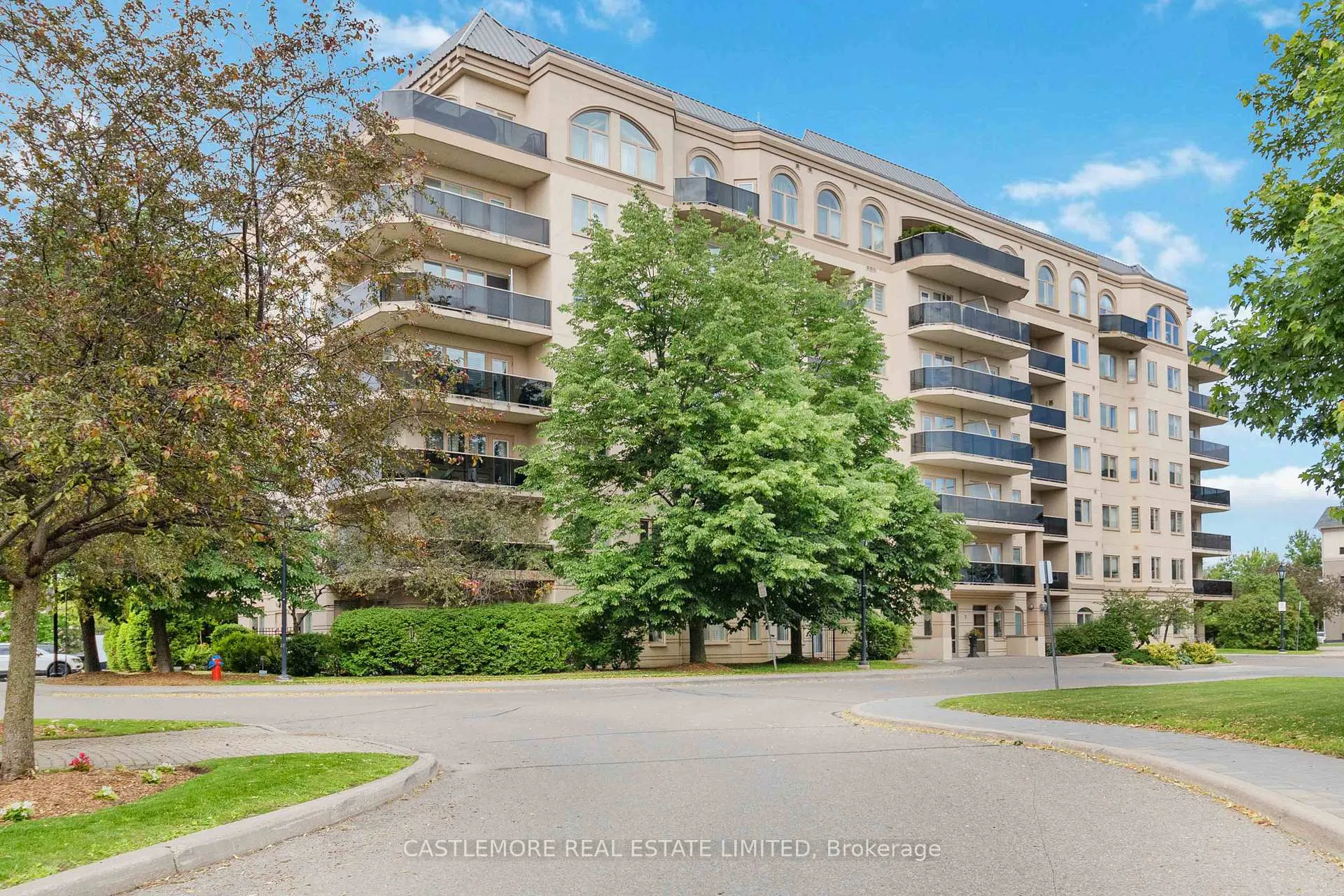 Photo 3 of Unit 103, 7 Daypring Circle, Brampton, Goreway Drive Corridor — HOMEH