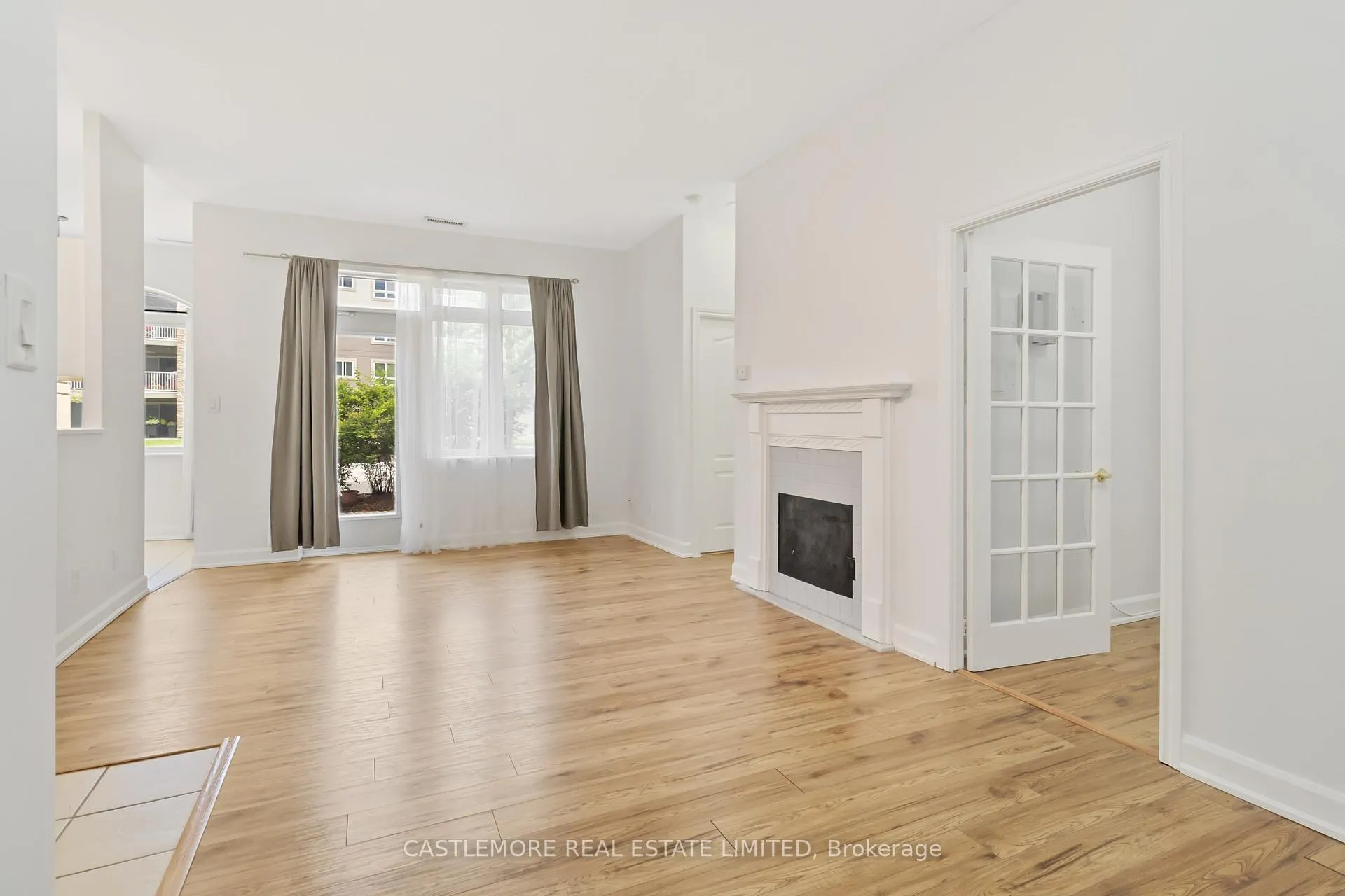 Photo 5 of Unit 103, 7 Daypring Circle, Brampton, Goreway Drive Corridor — HOMEH