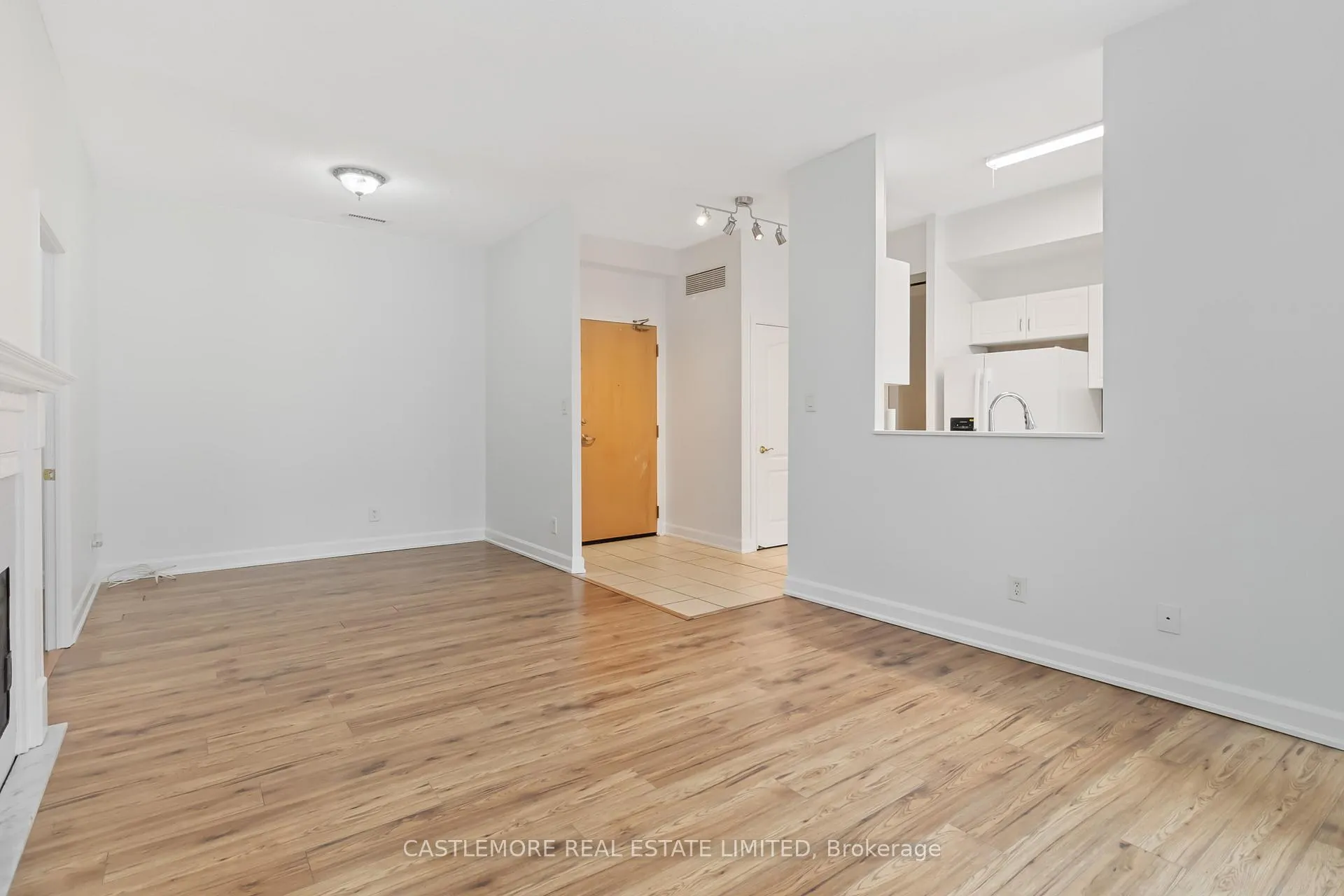 Photo 8 of Unit 103, 7 Daypring Circle, Brampton, Goreway Drive Corridor — HOMEH
