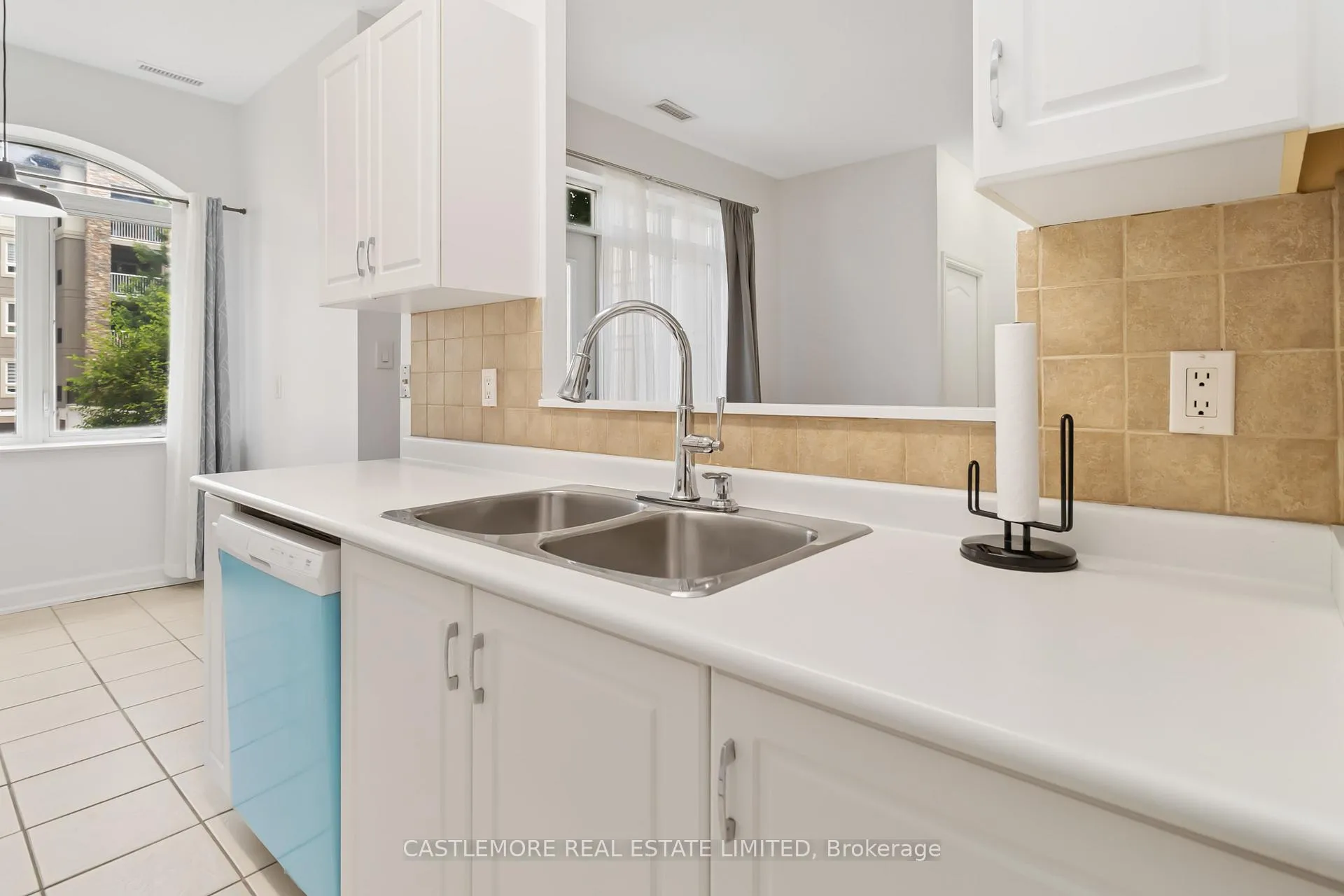 Photo 11 of Unit 103, 7 Daypring Circle, Brampton, Goreway Drive Corridor — HOMEH