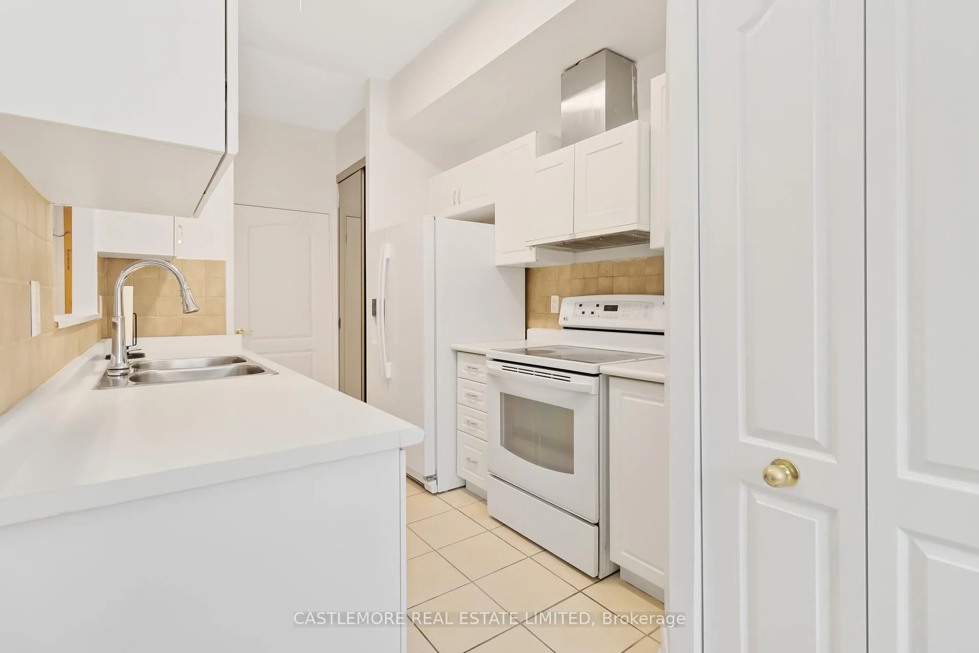 Photo 12 of Unit 103, 7 Daypring Circle, Brampton, Goreway Drive Corridor — HOMEH