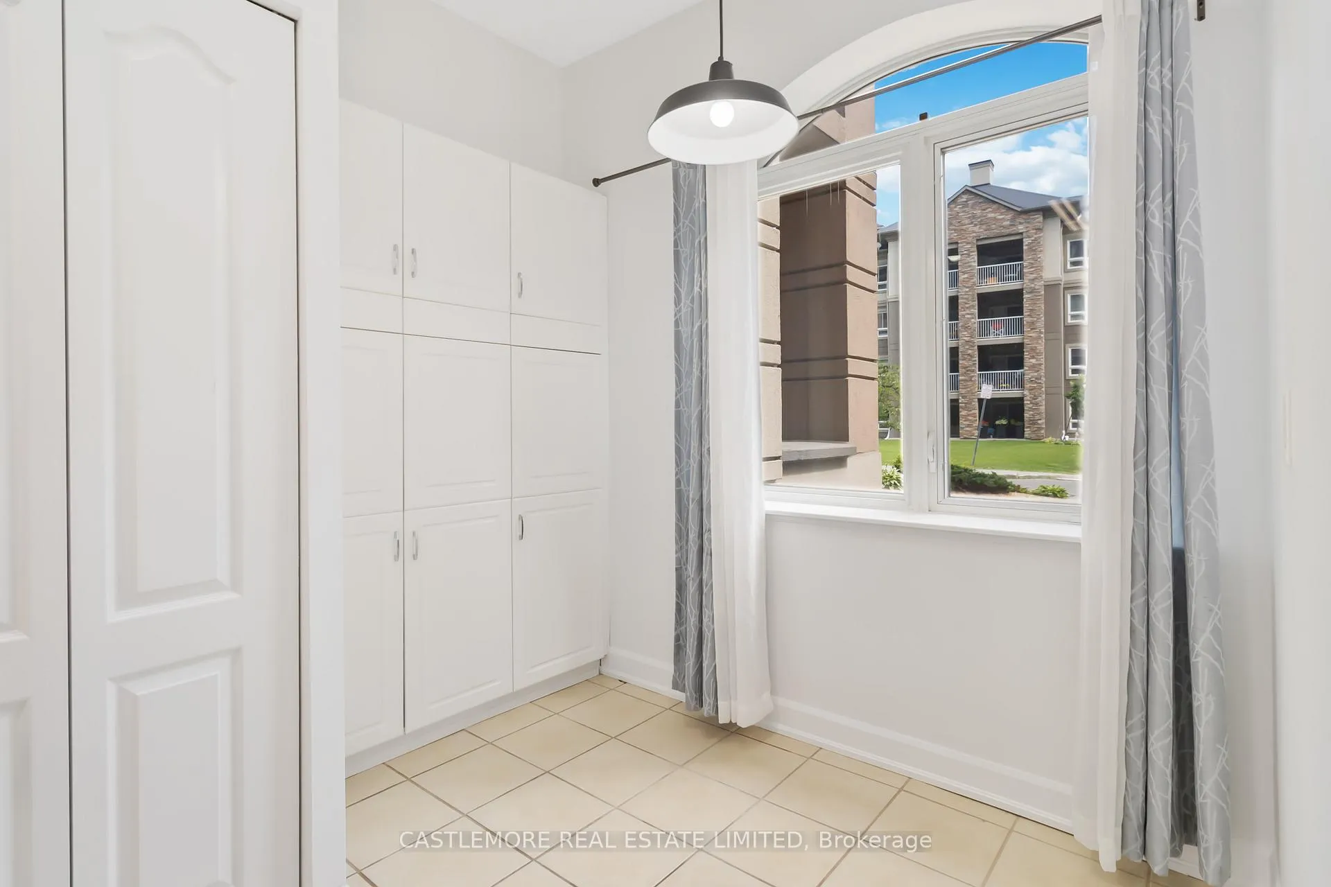 Photo 13 of Unit 103, 7 Daypring Circle, Brampton, Goreway Drive Corridor — HOMEH