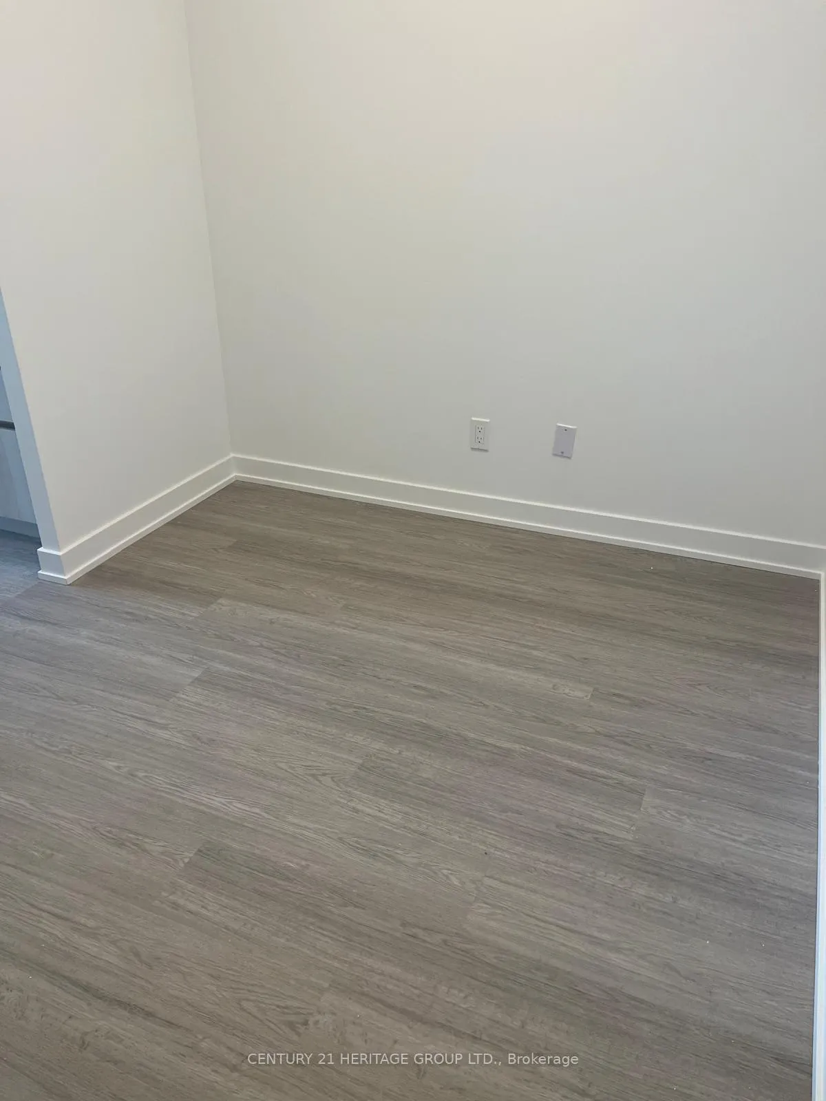Photo 7 of Unit 806, 8188 Yonge Street, Markham, Royal Orchard — HOMEH