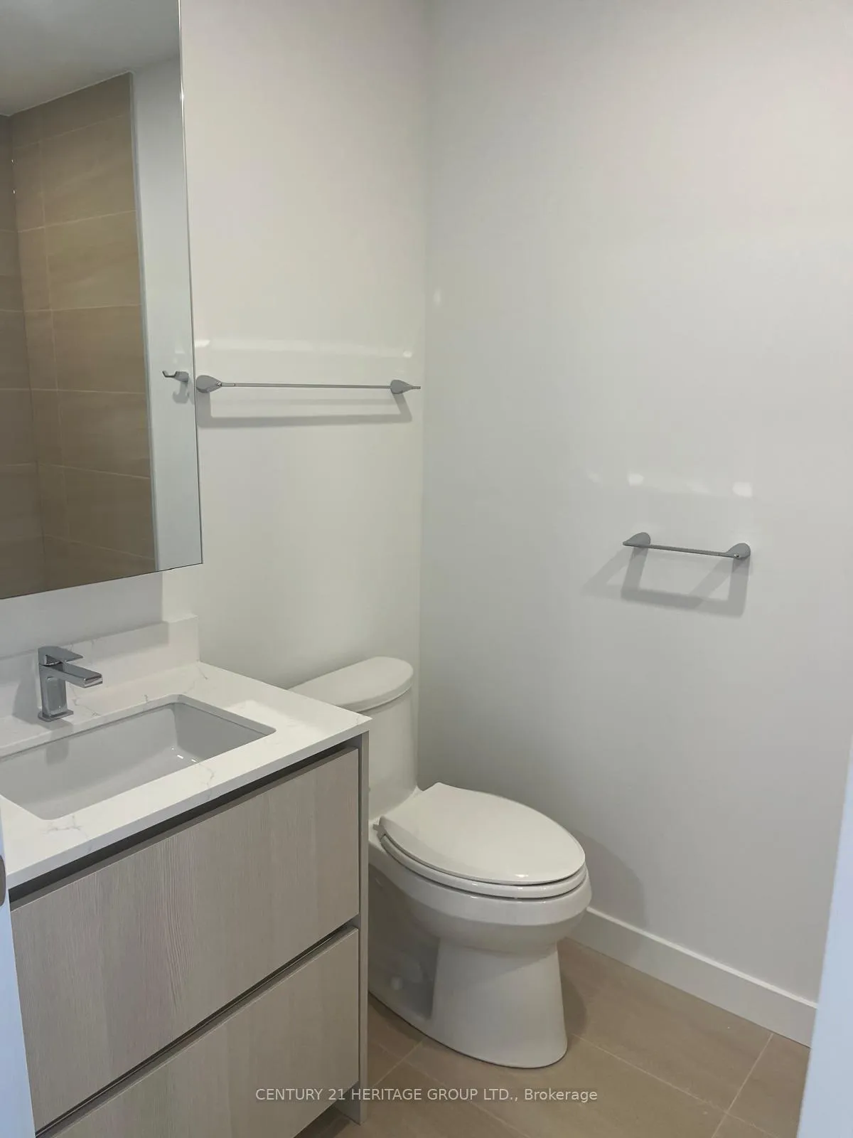 Photo 8 of Unit 806, 8188 Yonge Street, Markham, Royal Orchard — HOMEH