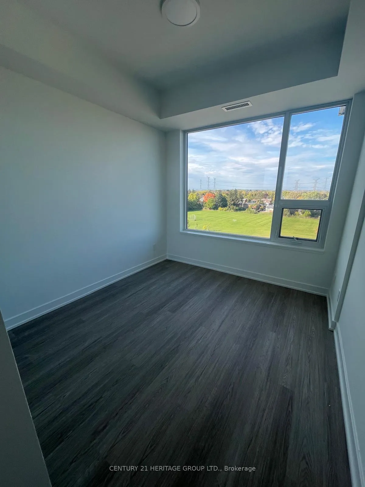 Photo 9 of Unit 806, 8188 Yonge Street, Markham, Royal Orchard — HOMEH