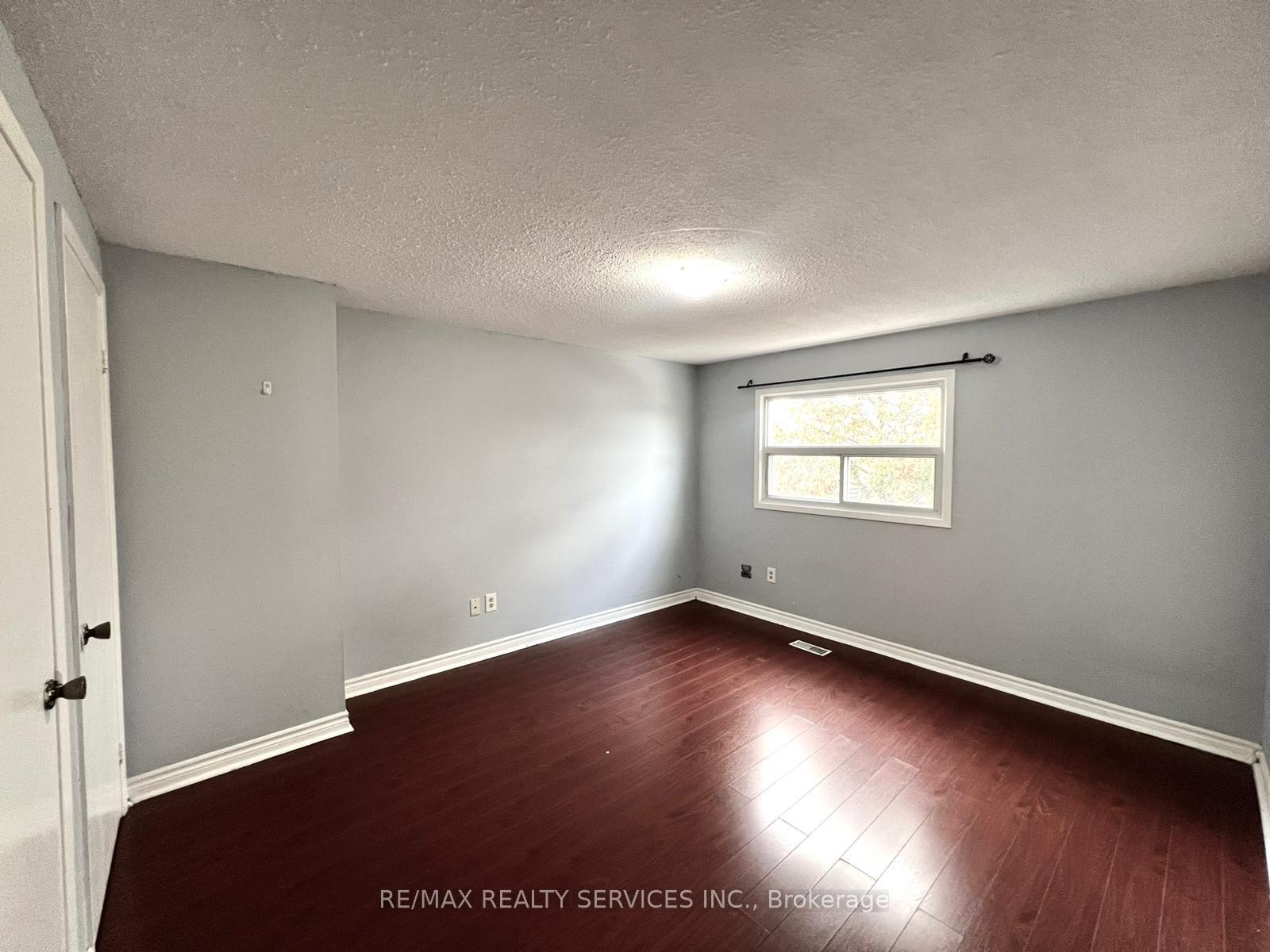 Photo 3 of 24 Pickard Lane, Brampton, Fletcher's West — HOMEH