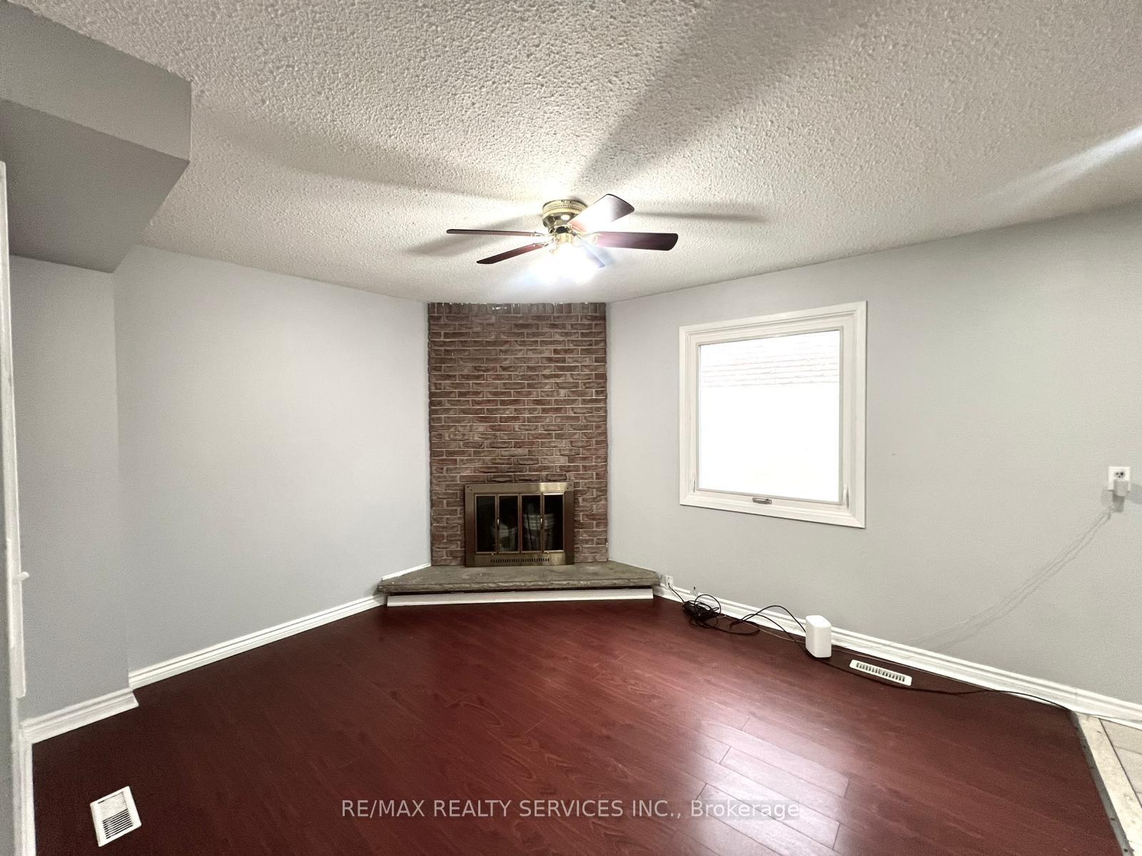 Photo 7 of 24 Pickard Lane, Brampton, Fletcher's West — HOMEH