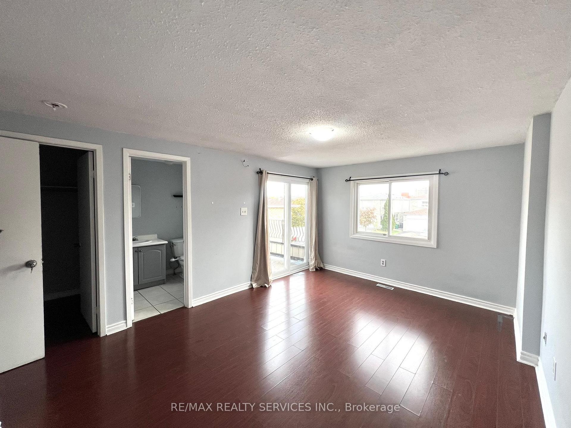 Photo 8 of 24 Pickard Lane, Brampton, Fletcher's West — HOMEH