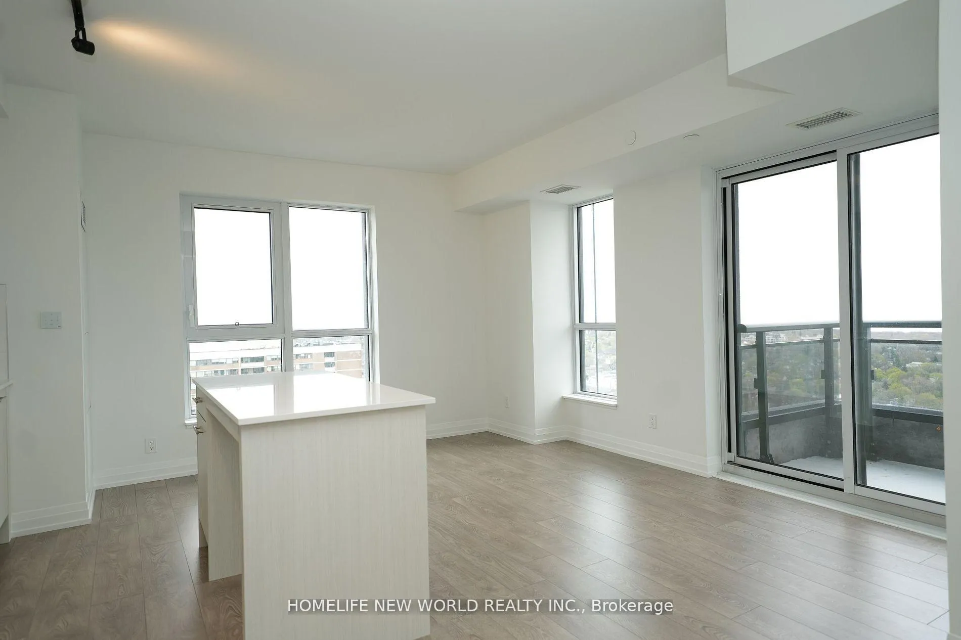 Photo 3 of Unit 2507, 286 Main Street, Toronto, East End-Danforth — HOMEH