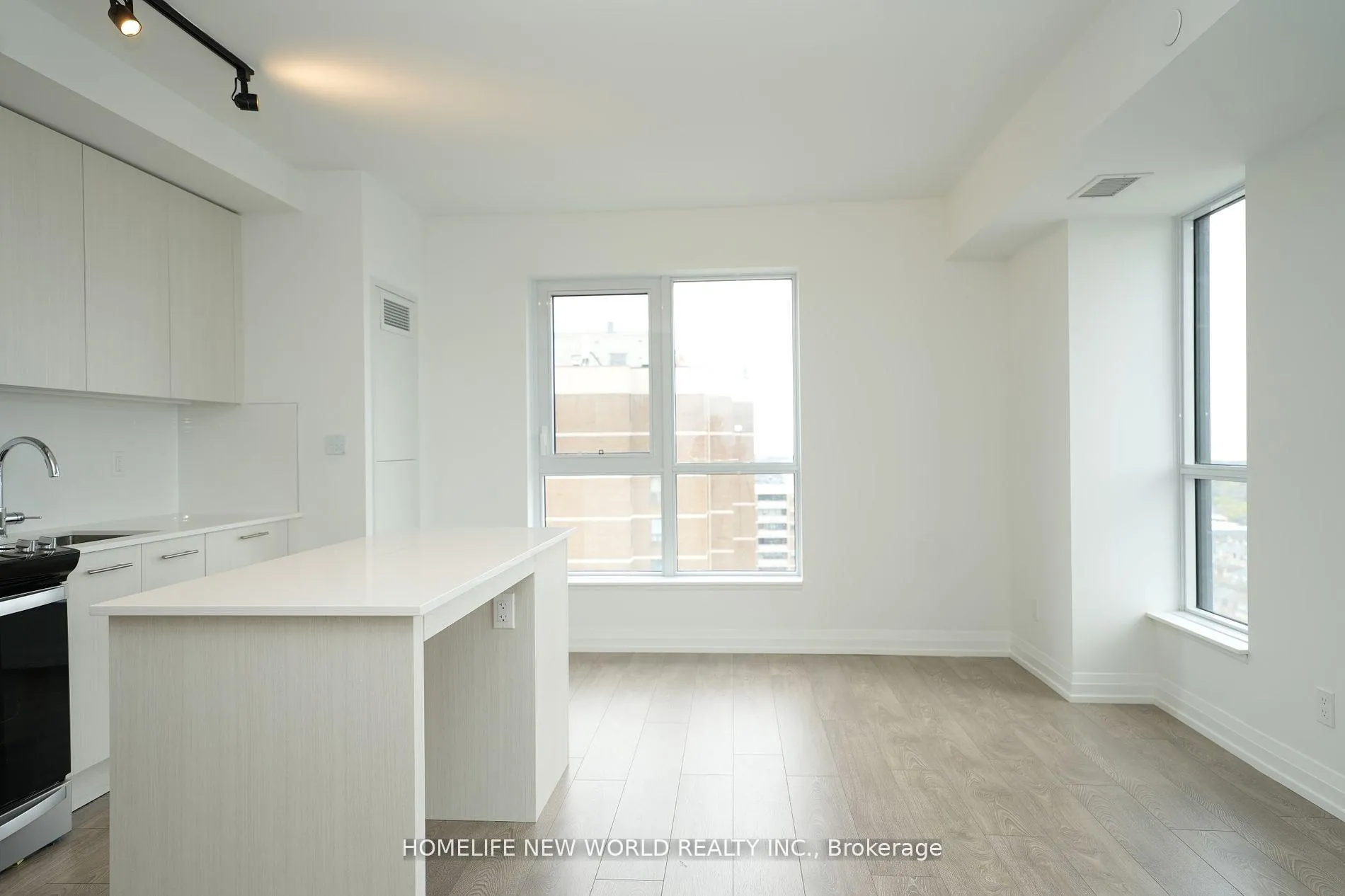 Photo 4 of Unit 2507, 286 Main Street, Toronto, East End-Danforth — HOMEH