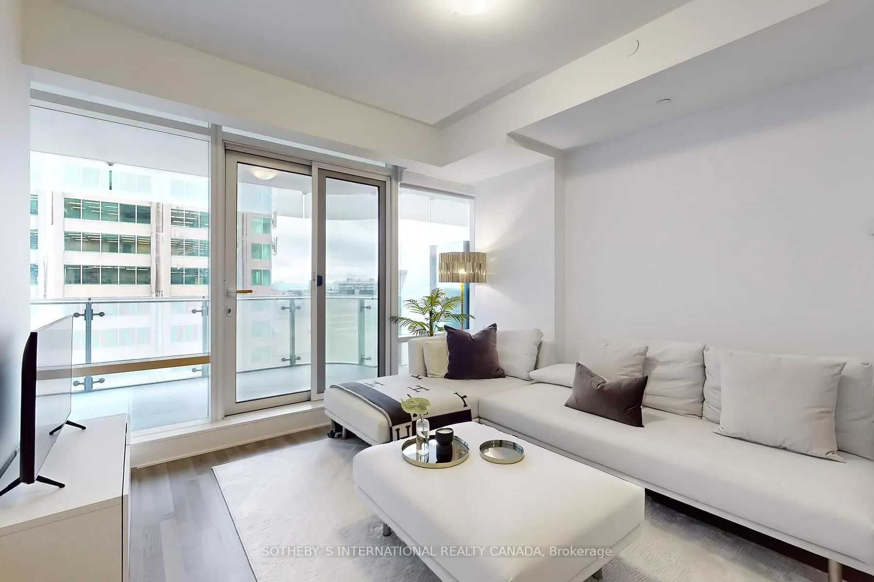 Photo 1 of Unit 911, 1 Bloor Street E, Toronto, Church-Yonge Corridor — HOMEH