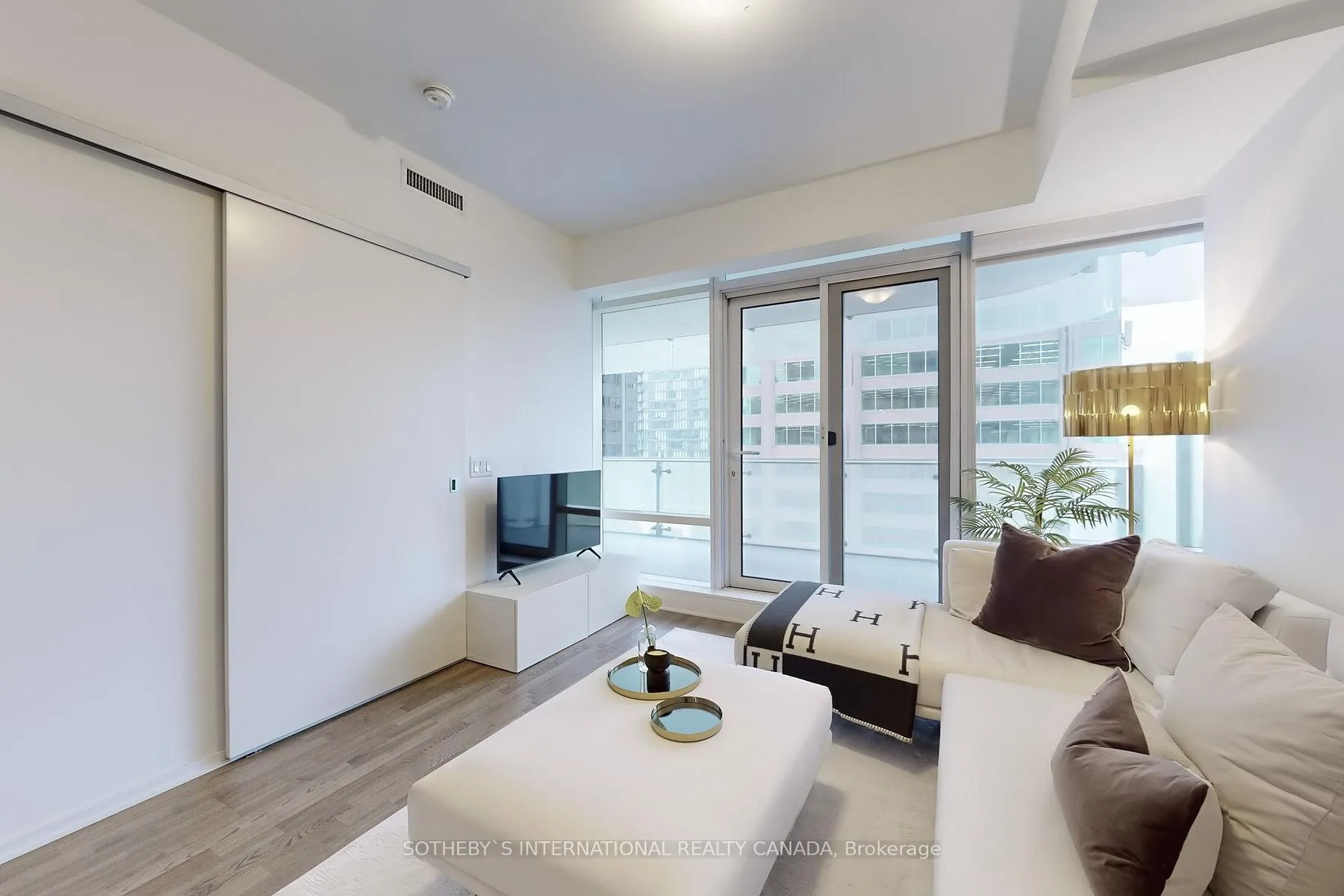 Photo 3 of Unit 911, 1 Bloor Street E, Toronto, Church-Yonge Corridor — HOMEH