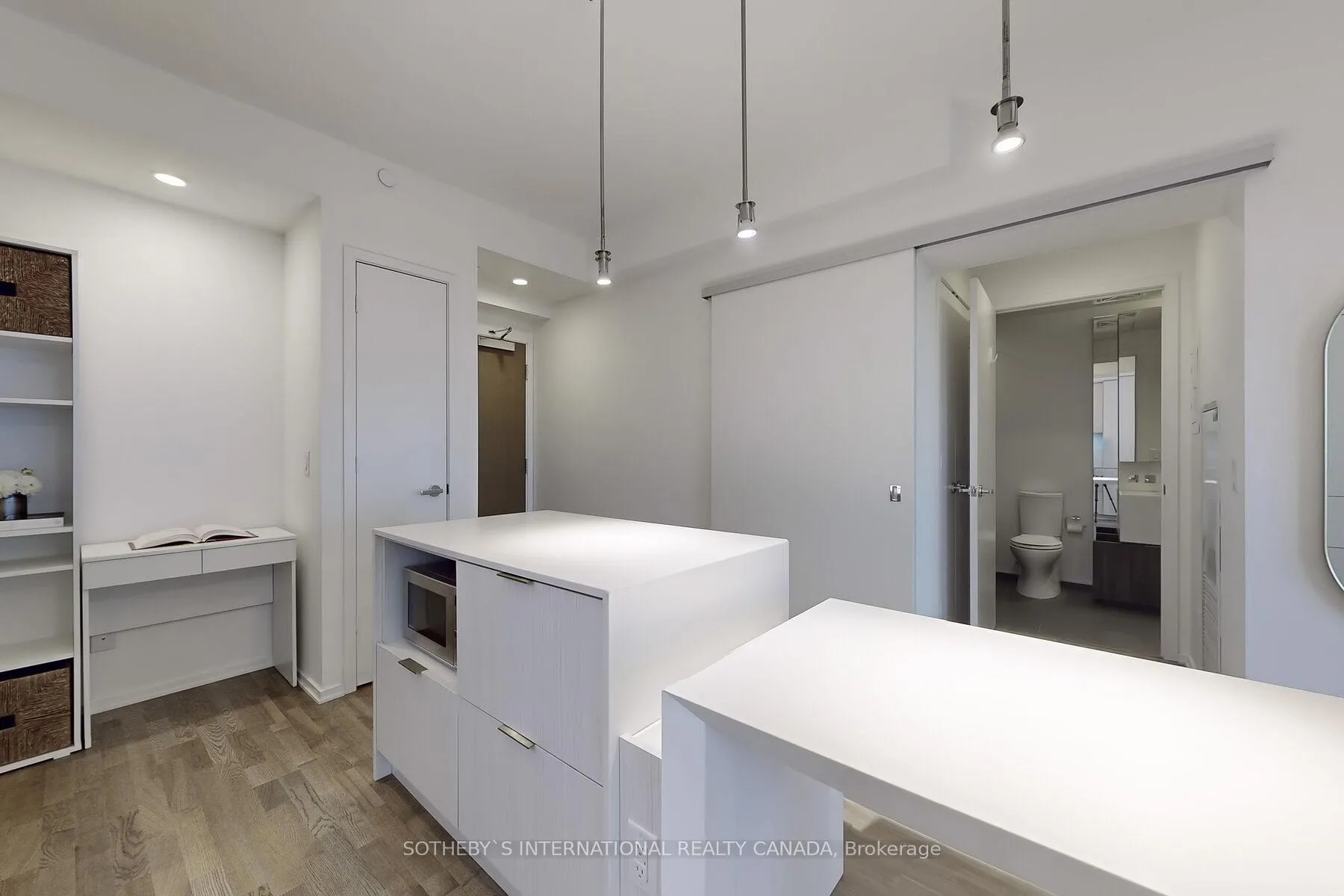 Photo 7 of Unit 911, 1 Bloor Street E, Toronto, Church-Yonge Corridor — HOMEH