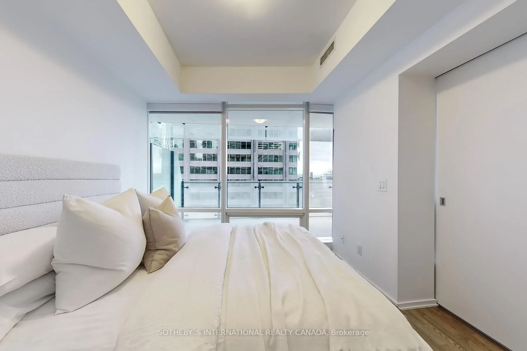 Photo 11 of Unit 911, 1 Bloor Street E, Toronto, Church-Yonge Corridor — HOMEH