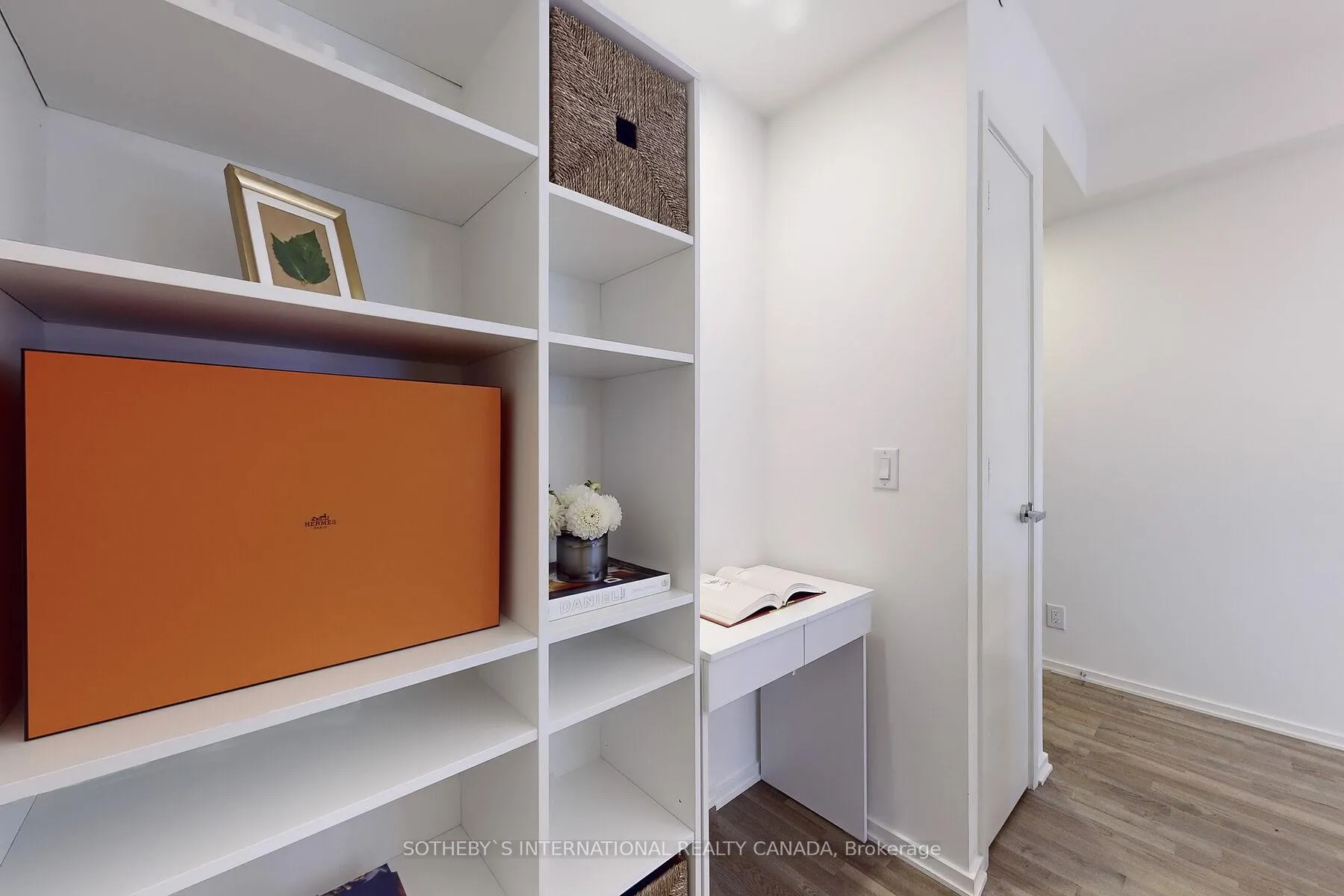 Photo 12 of Unit 911, 1 Bloor Street E, Toronto, Church-Yonge Corridor — HOMEH