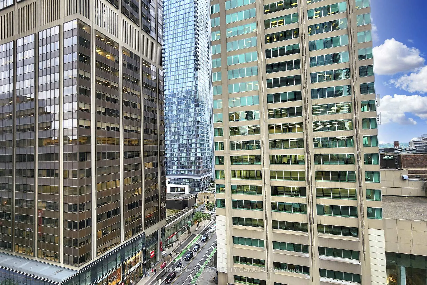 Photo 22 of Unit 911, 1 Bloor Street E, Toronto, Church-Yonge Corridor — HOMEH