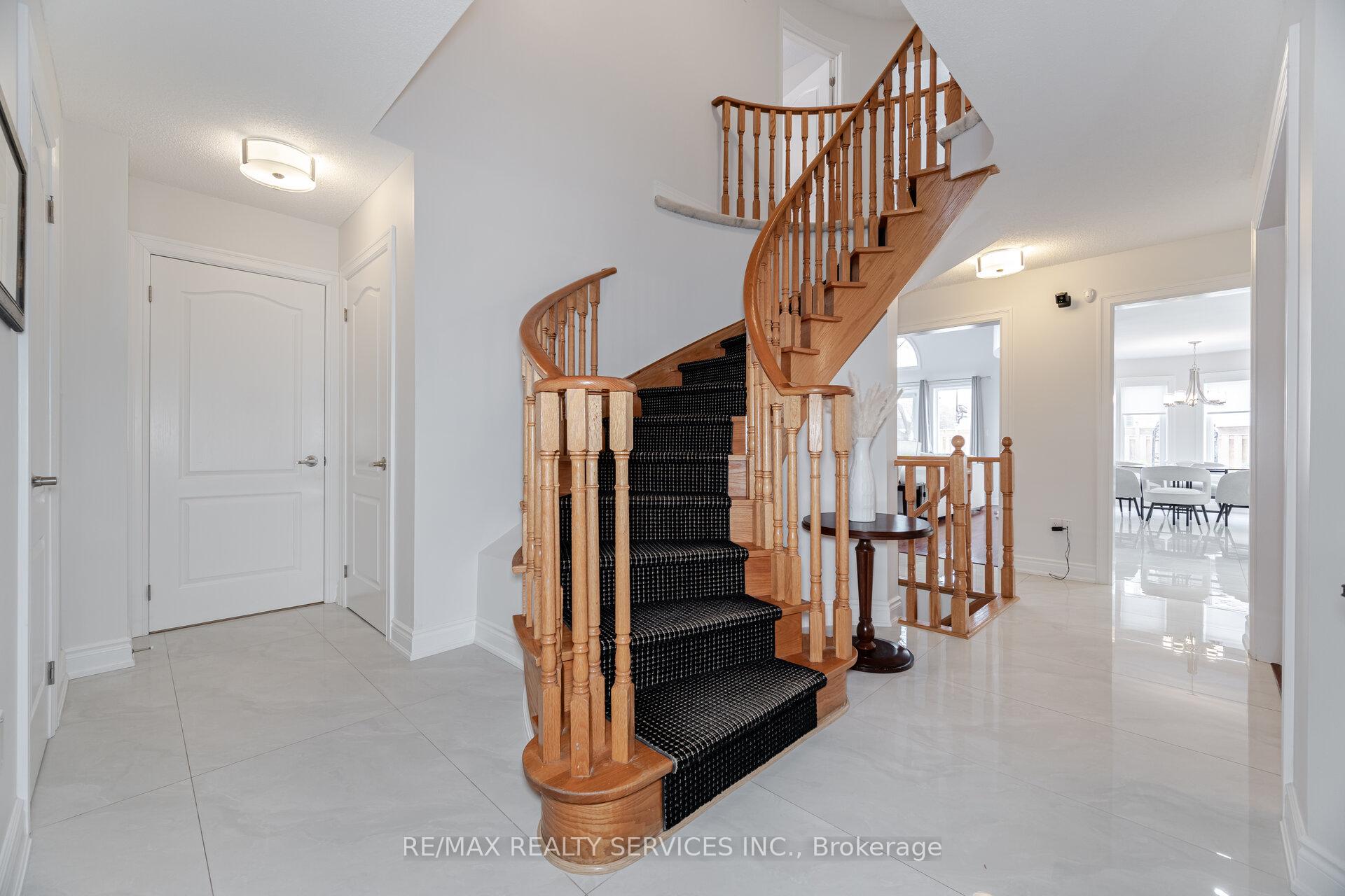 Photo 13 of 130 Royal Valley Drive, Caledon, Rural Caledon — HOMEH