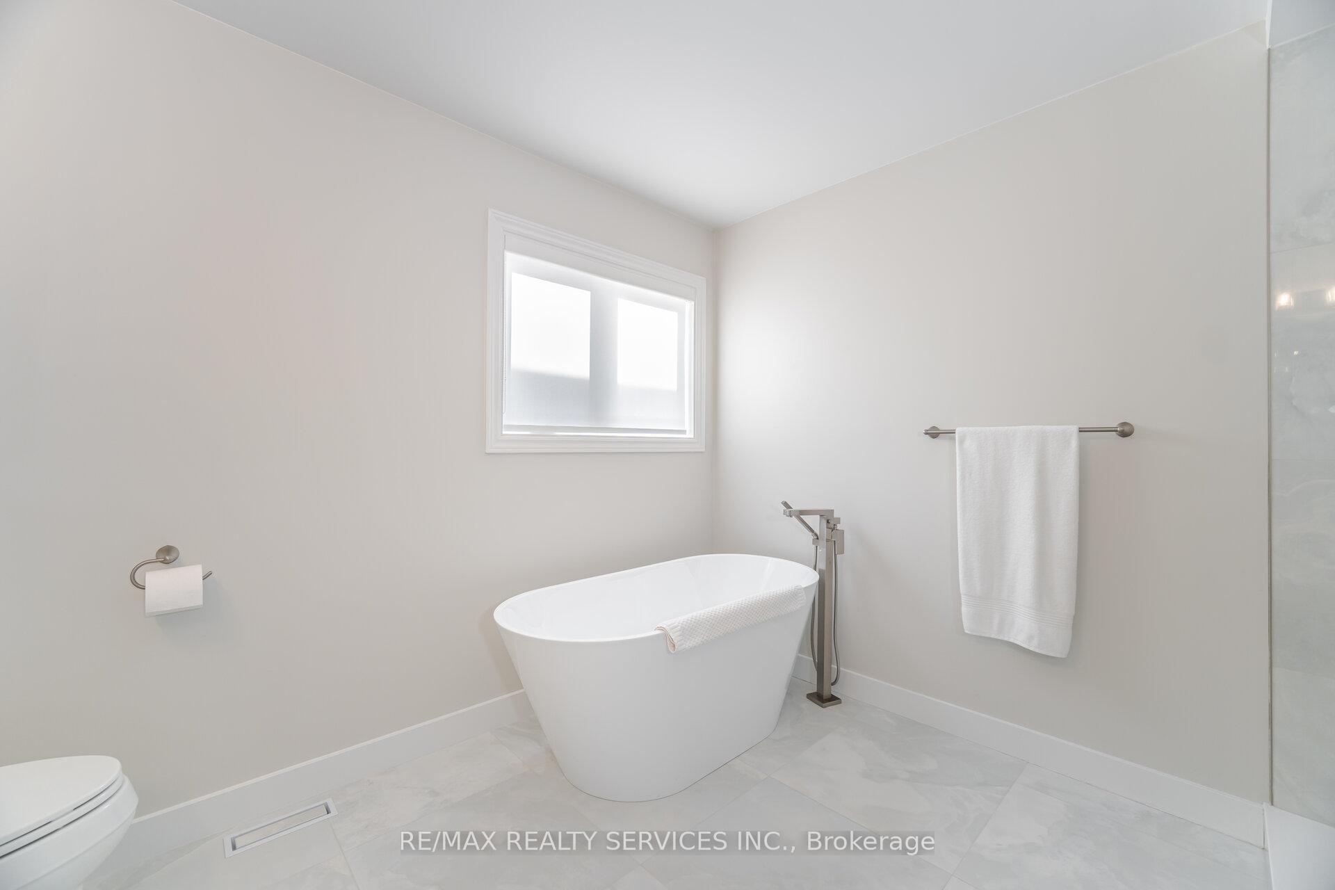 Photo 44 of 130 Royal Valley Drive, Caledon, Rural Caledon — HOMEH
