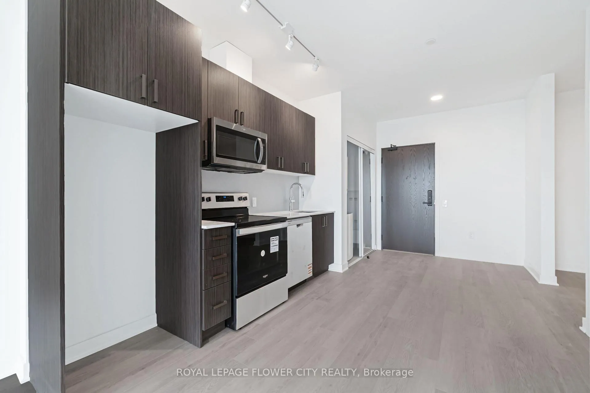 Photo 5 of Unit 1609, 2782 Barton Street E, Hamilton, Riverdale — HOMEH