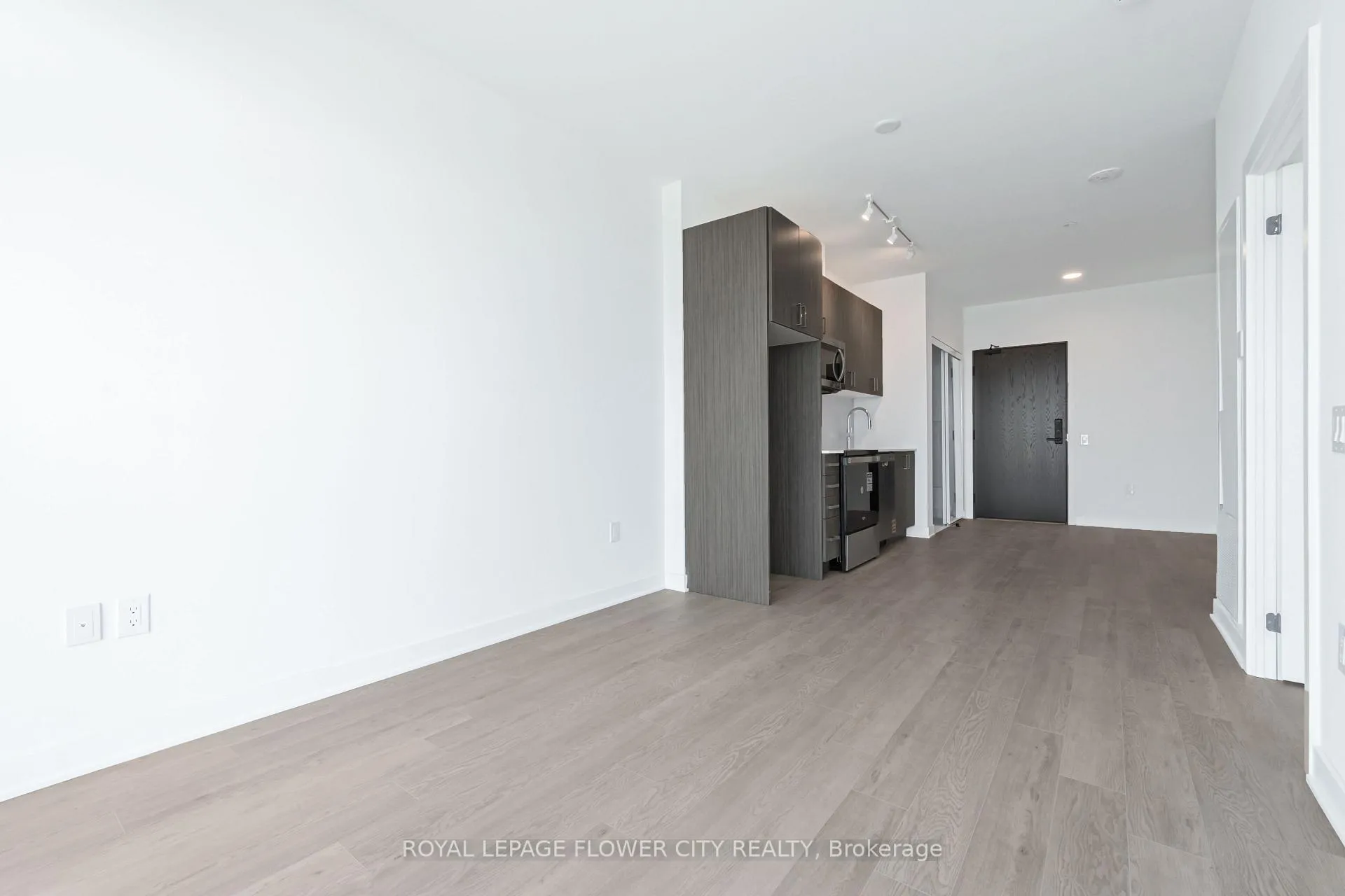 Photo 8 of Unit 1609, 2782 Barton Street E, Hamilton, Riverdale — HOMEH