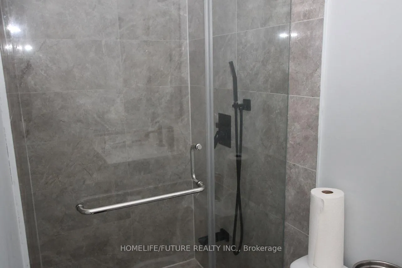 Photo 8 of Unit Main, 36 Baybrook Crescent, Scarborough, Bendale — HOMEH
