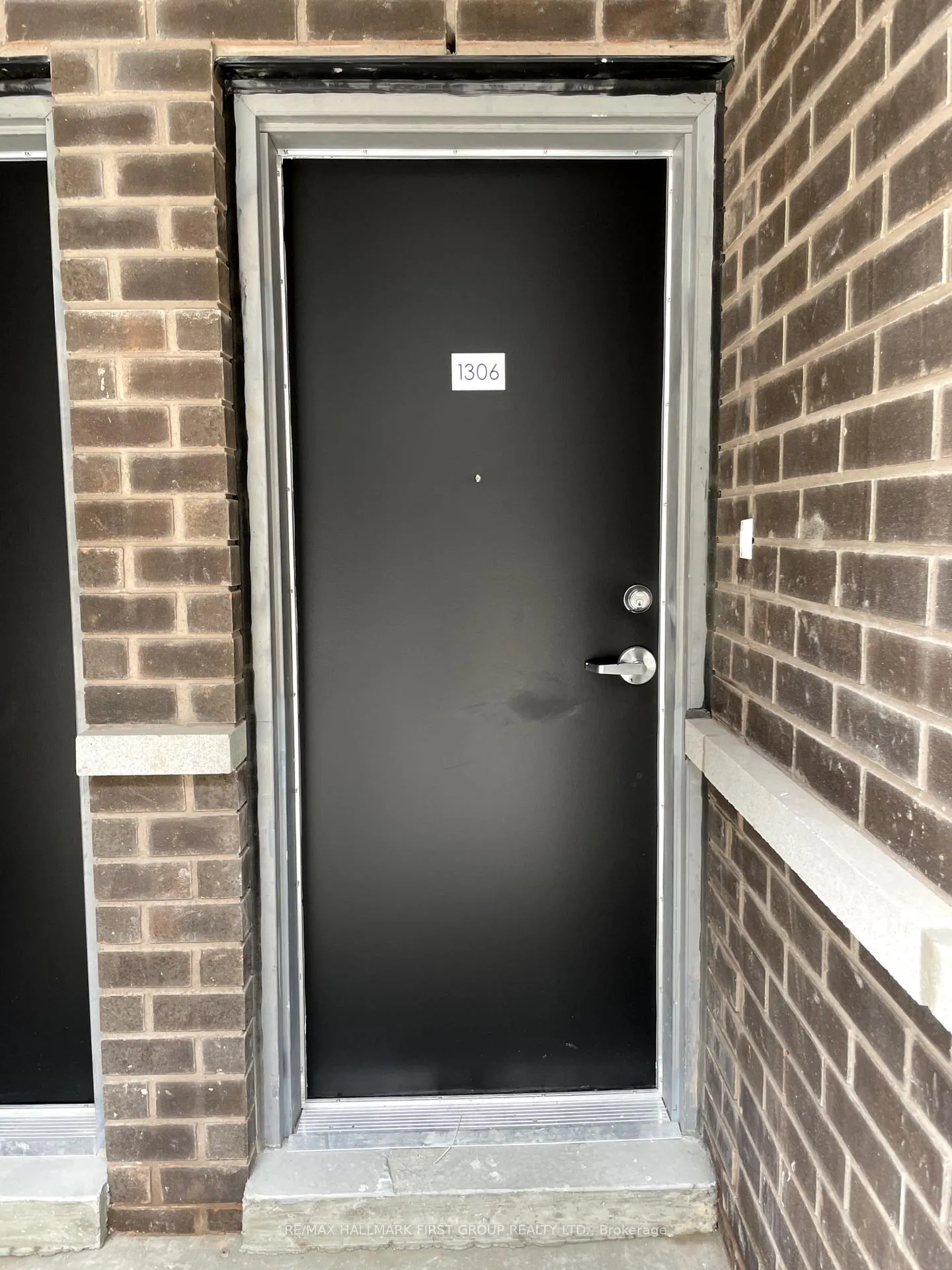 Photo 3 of Unit 1306, 1695 Dersan Street, Pickering, Duffin Heights — HOMEH