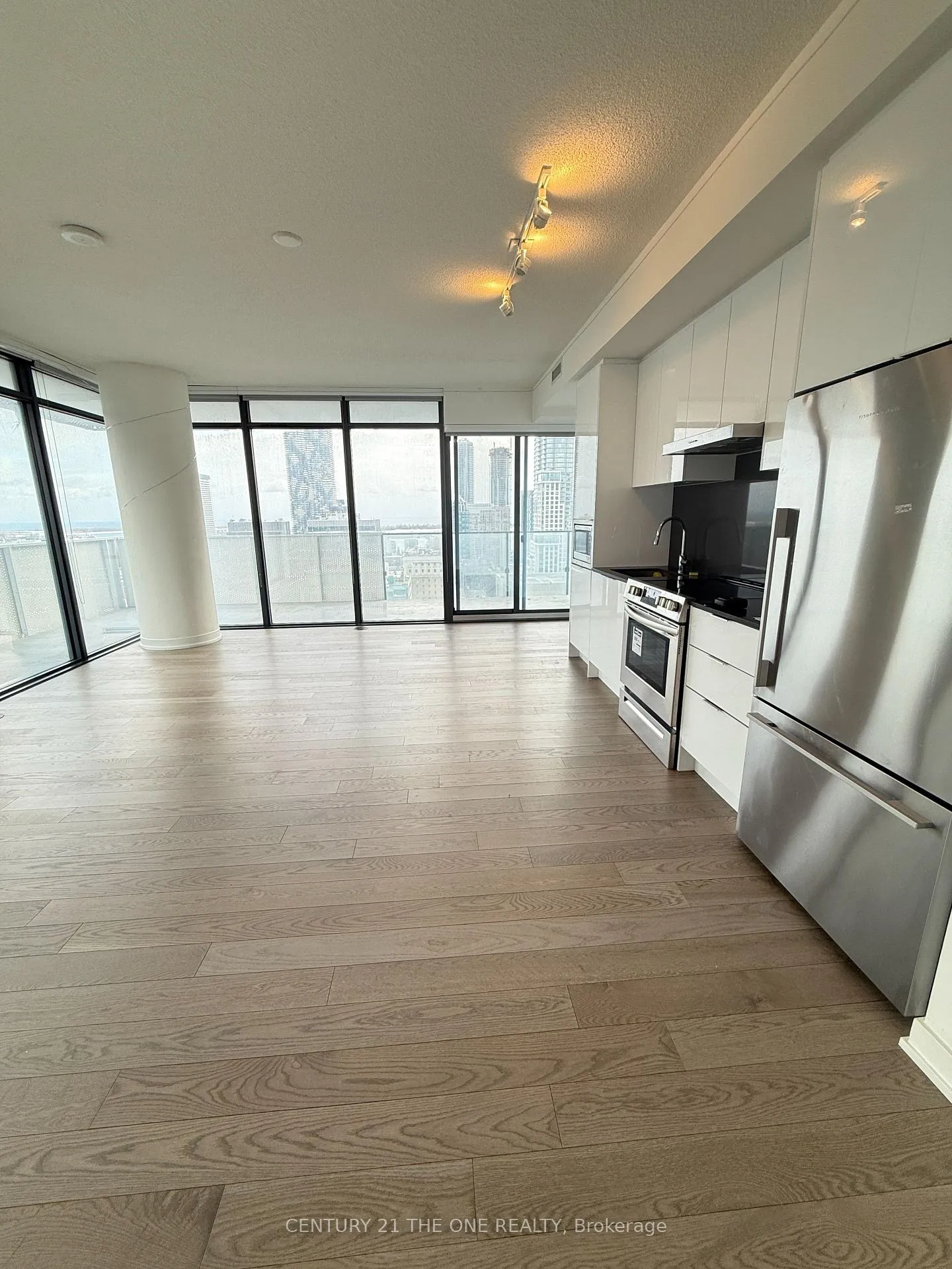 Photo 2 of Unit 2603, 25 Richmond Street E, Toronto, Church-Yonge Corridor — HOMEH