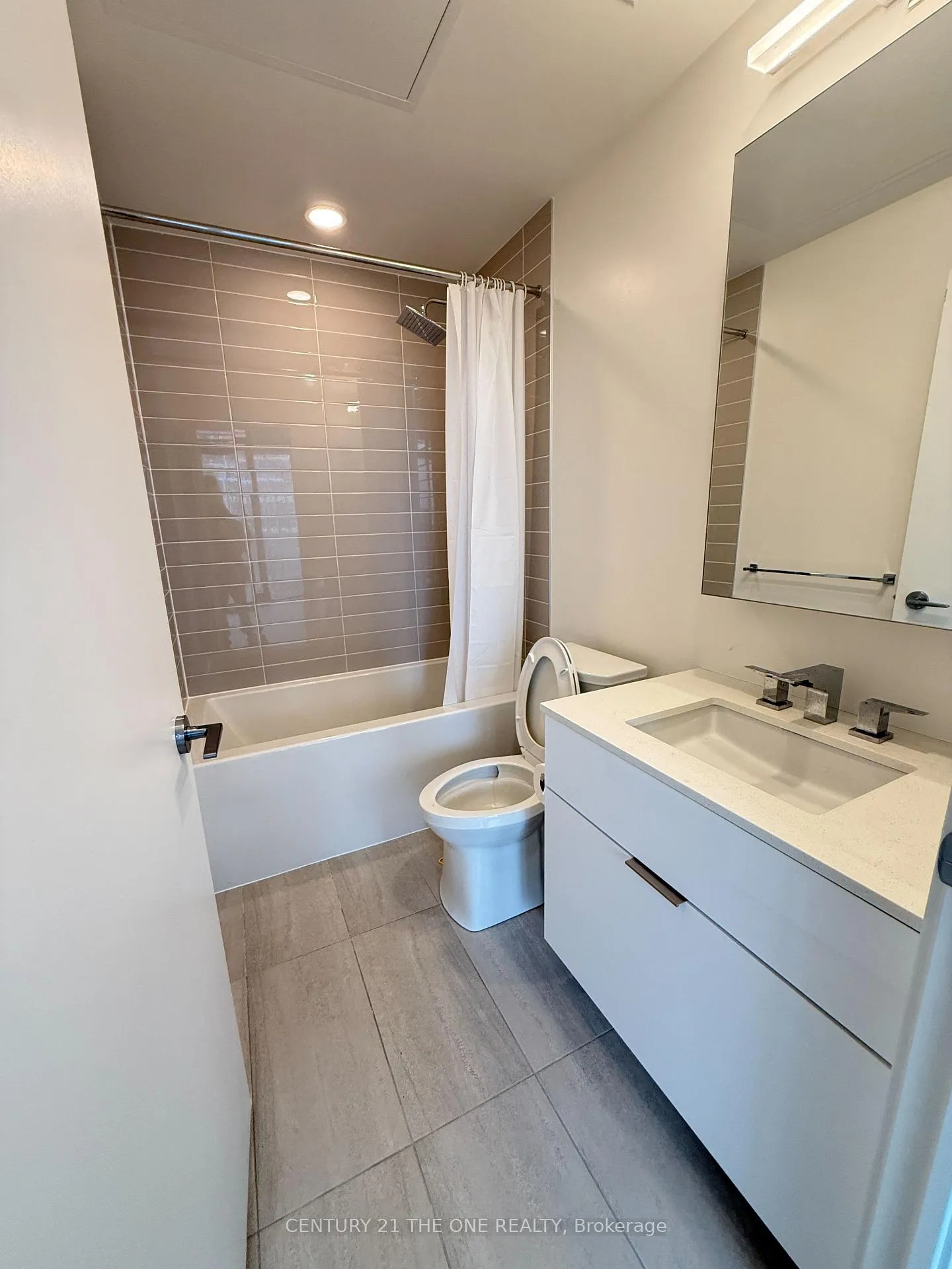 Photo 6 of Unit 2603, 25 Richmond Street E, Toronto, Church-Yonge Corridor — HOMEH