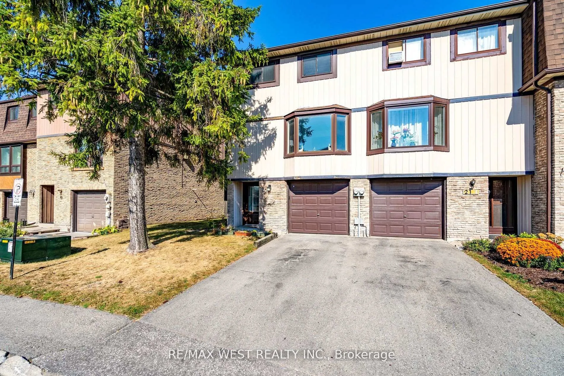 Photo 1 of Unit 20, 220 Ormond Drive, Oshawa, Samac — HOMEH
