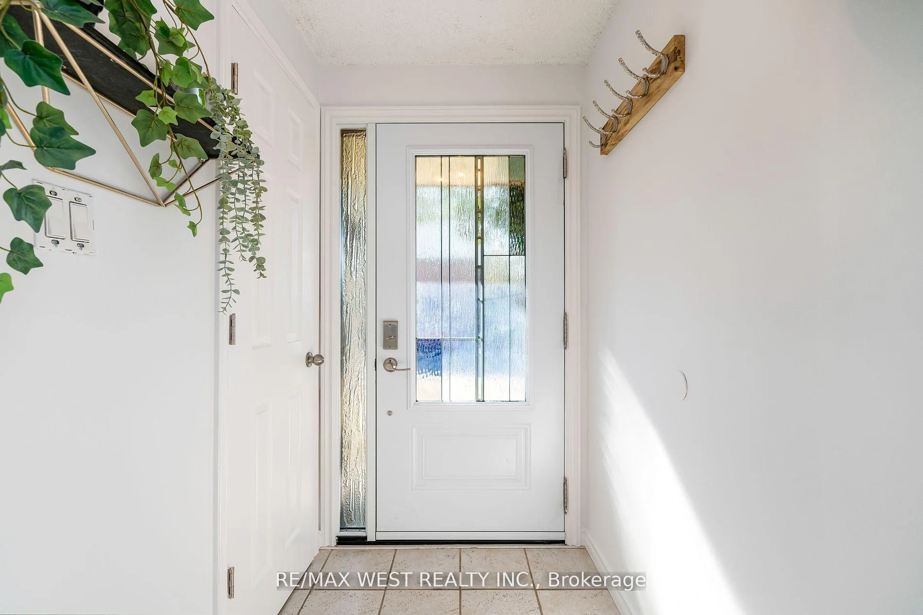 Photo 3 of Unit 20, 220 Ormond Drive, Oshawa, Samac — HOMEH