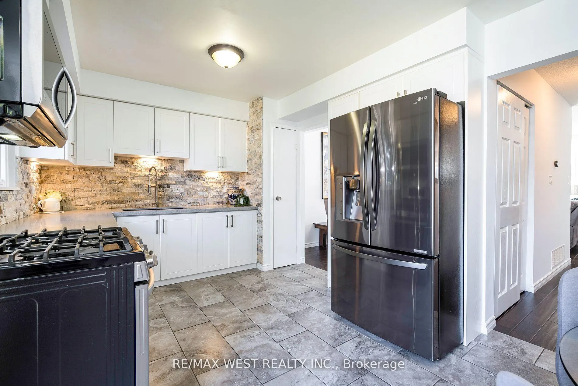 Photo 9 of Unit 20, 220 Ormond Drive, Oshawa, Samac — HOMEH