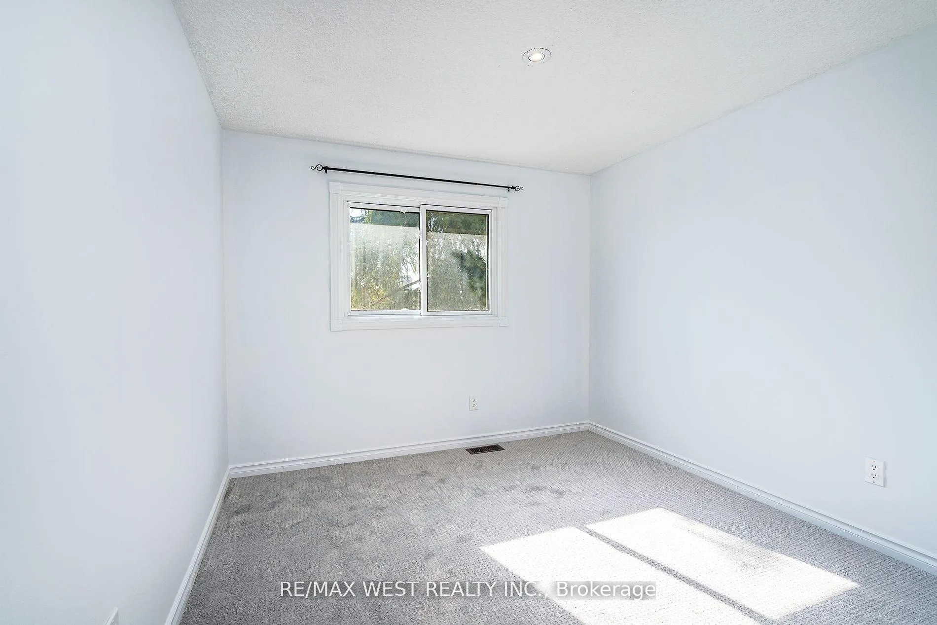 Photo 22 of Unit 20, 220 Ormond Drive, Oshawa, Samac — HOMEH
